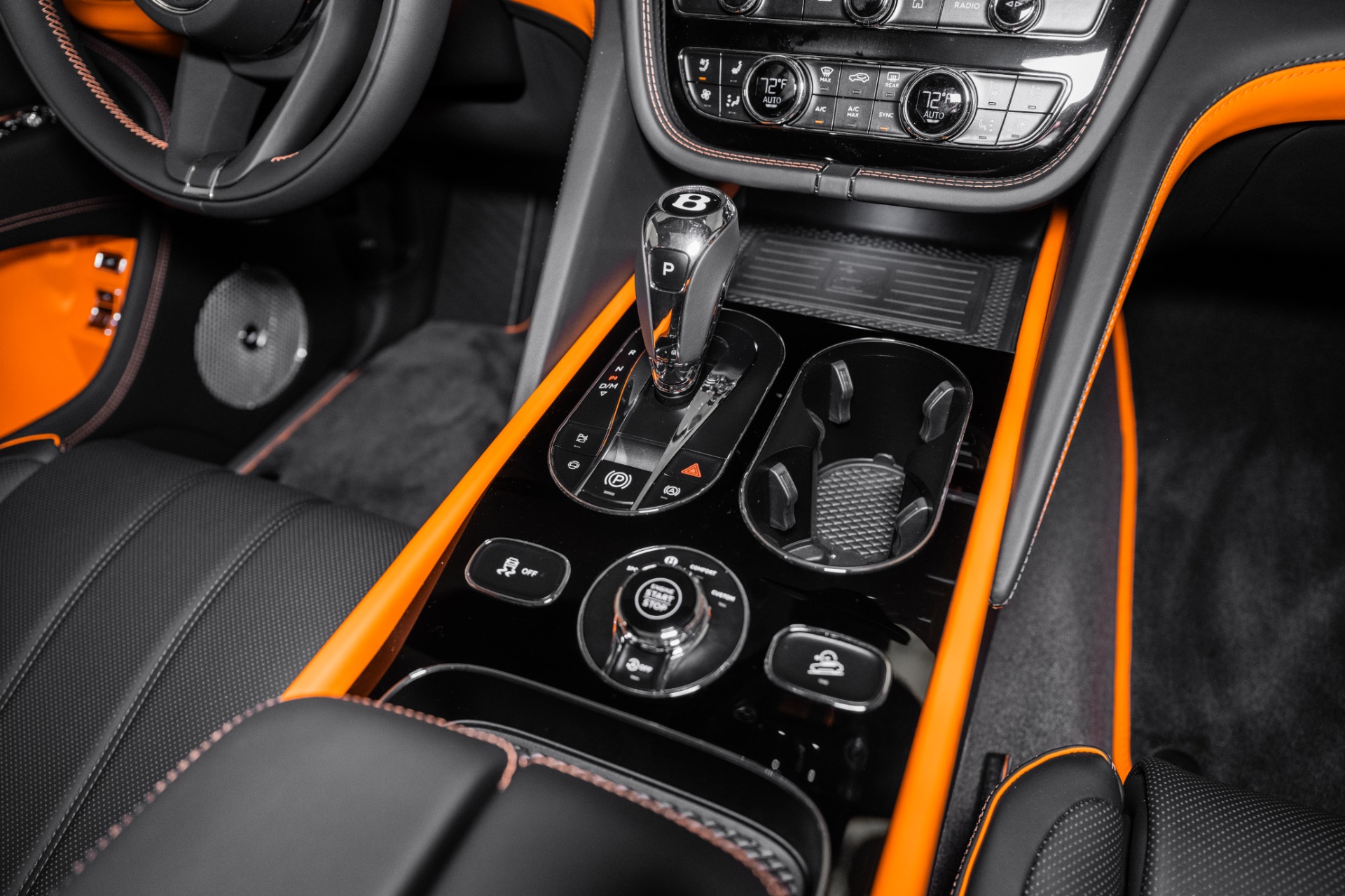 2025 Bentley Bentayga S photo 43