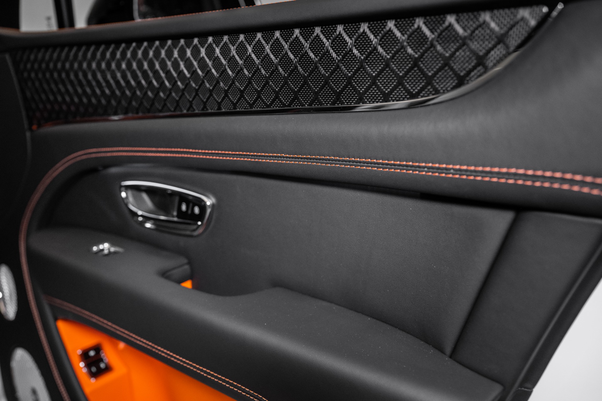 2025 Bentley Bentayga S photo 52