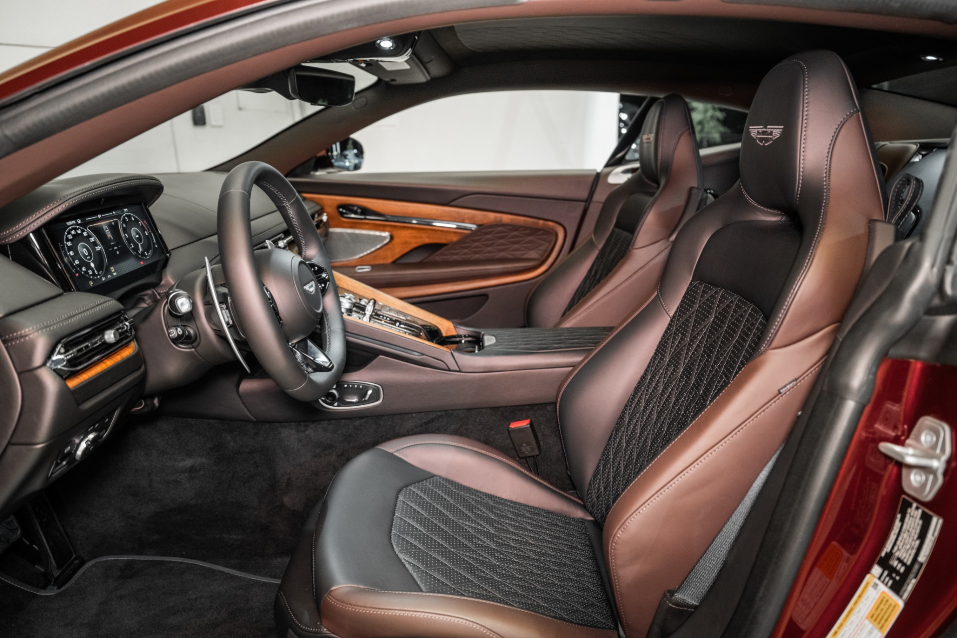2025 Aston Martin DB12 AM5 photo 12