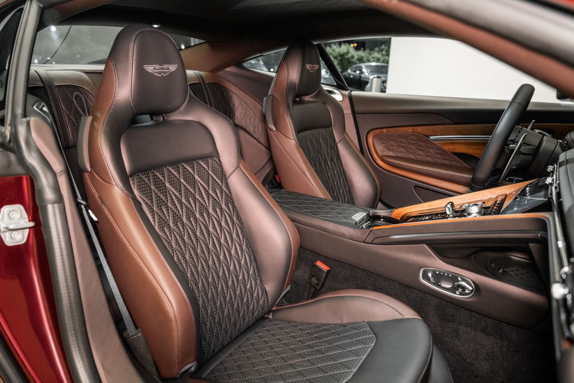 2025 Aston Martin DB12 AM5 photo 16