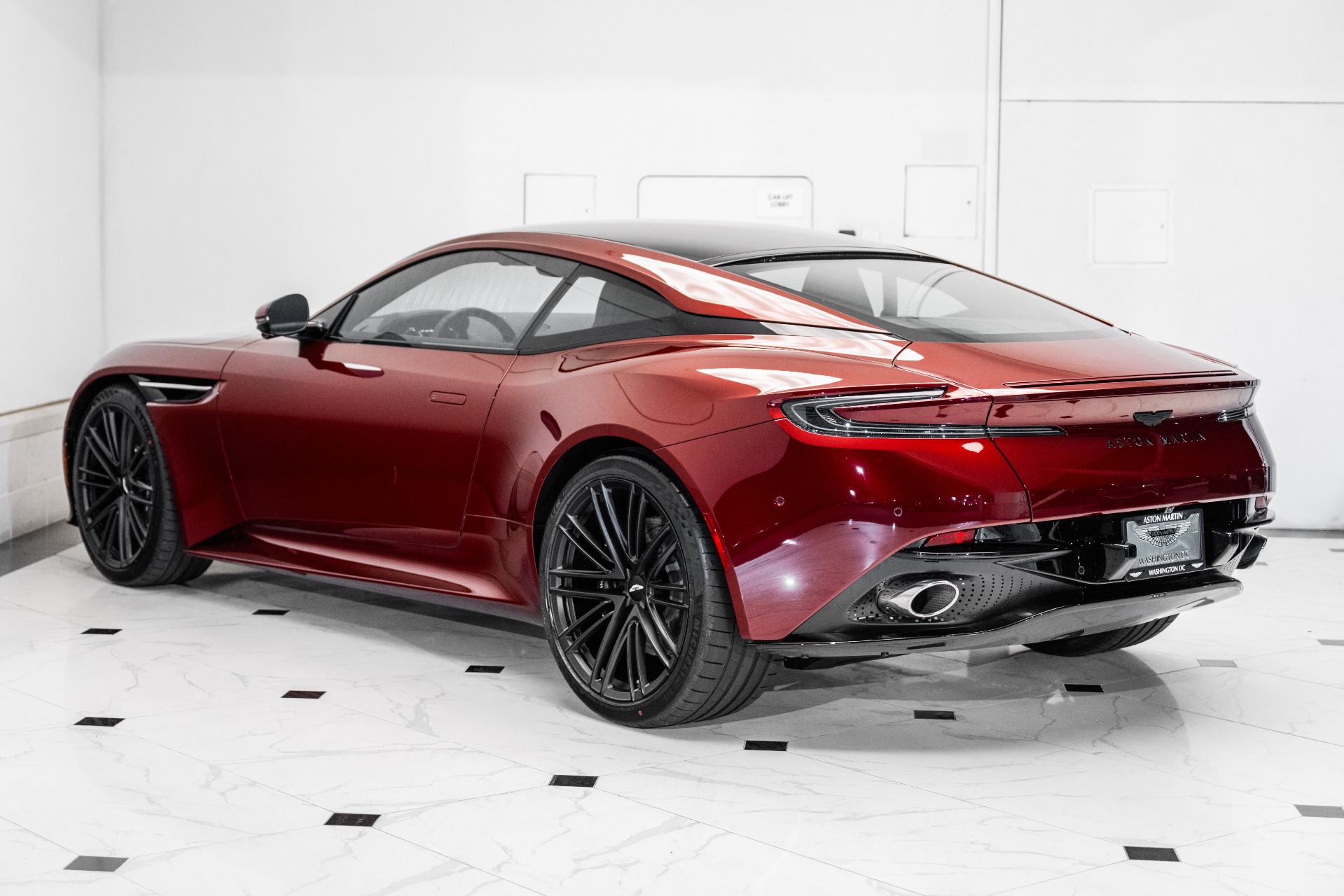 2025 Aston Martin DB12 AM5 photo 2