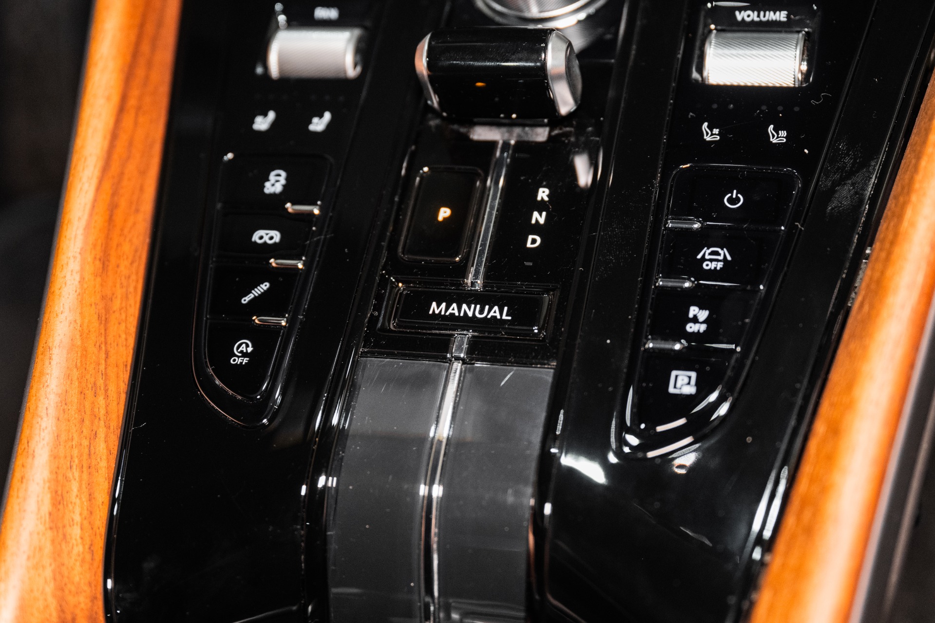 2025 Aston Martin DB12 AM5 photo 30