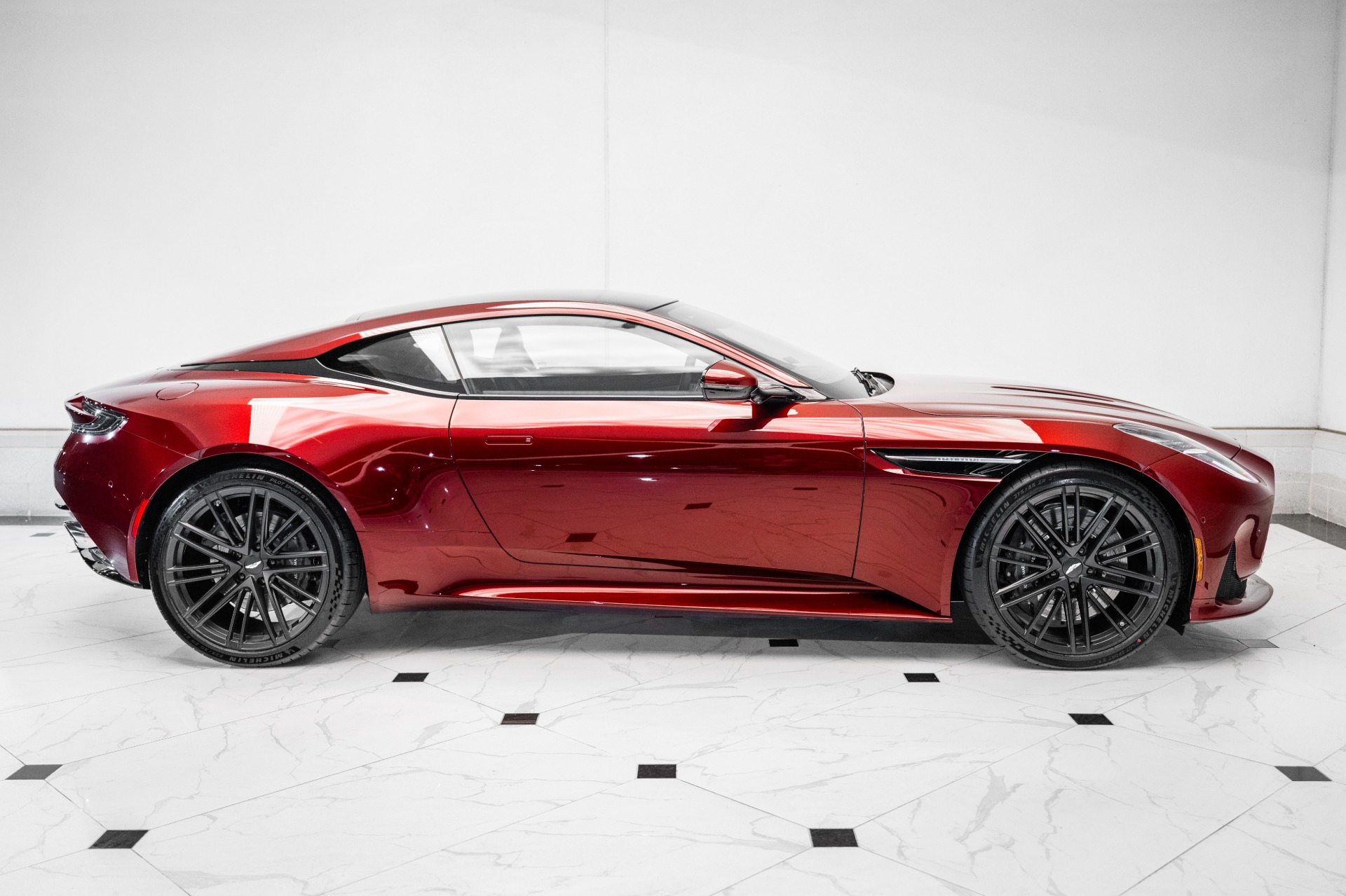2025 Aston Martin DB12 AM5 photo 39
