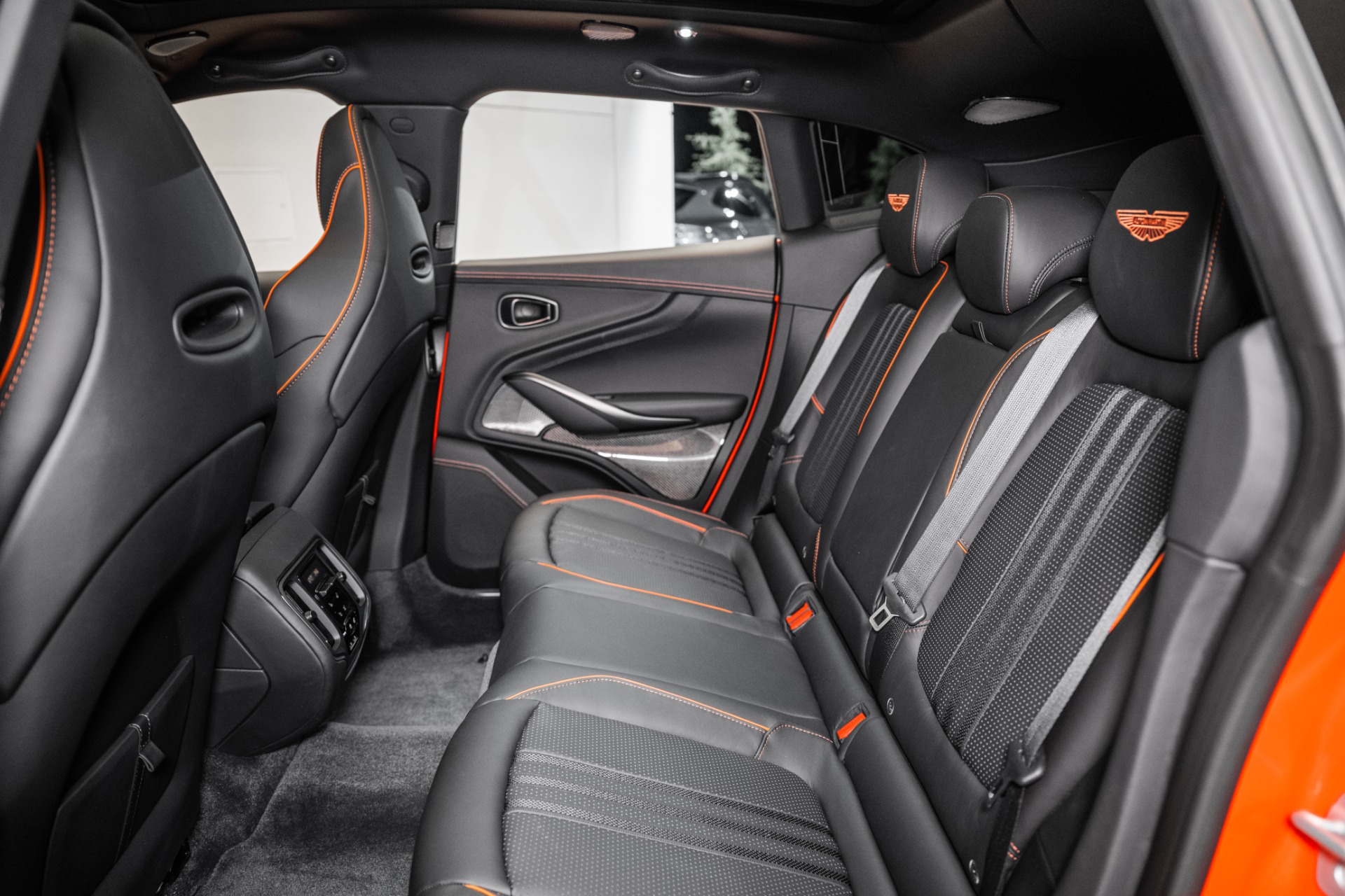 2025 Aston Martin DBX 707 - Photo 14