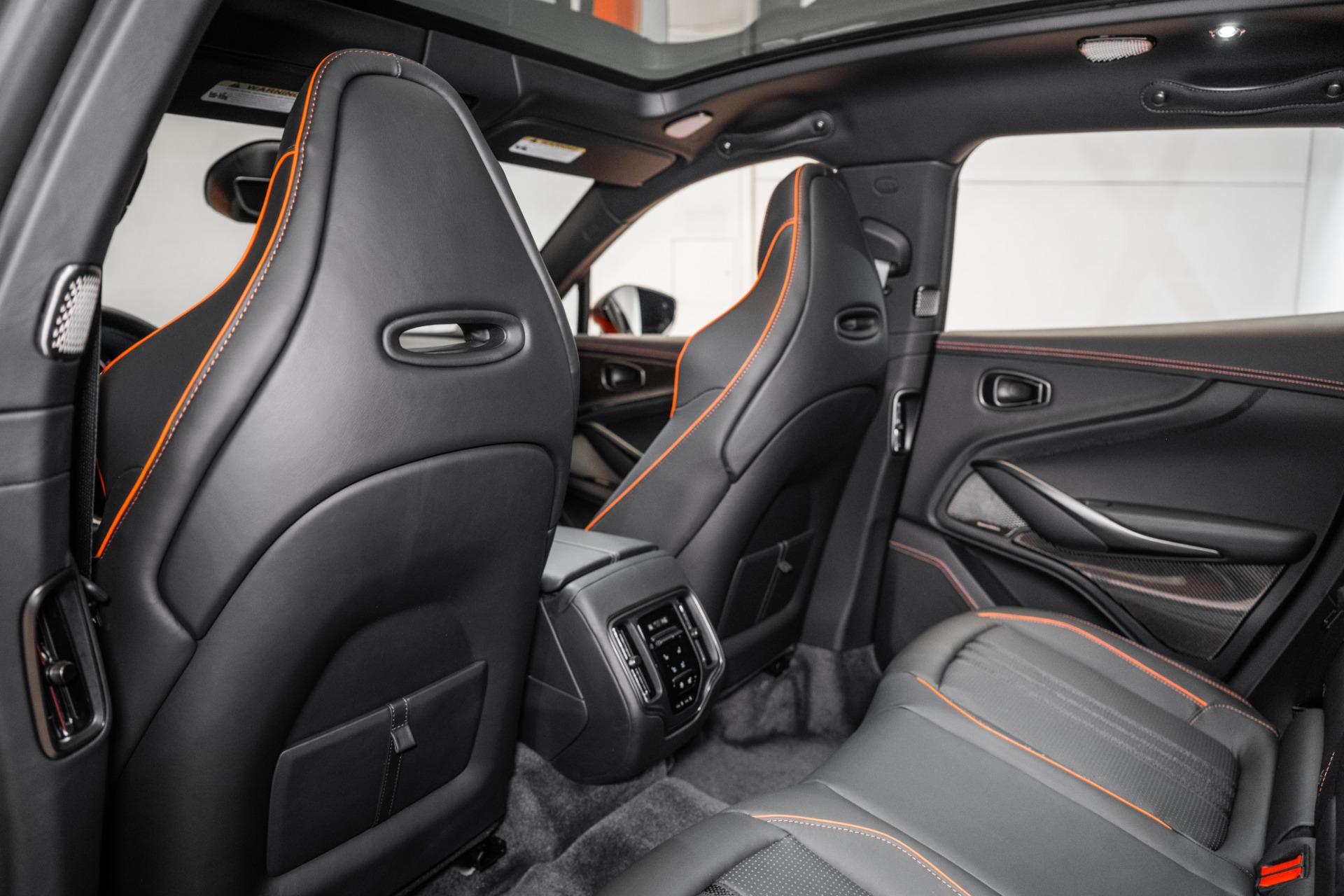 2025 Aston Martin DBX 707 - Photo 15