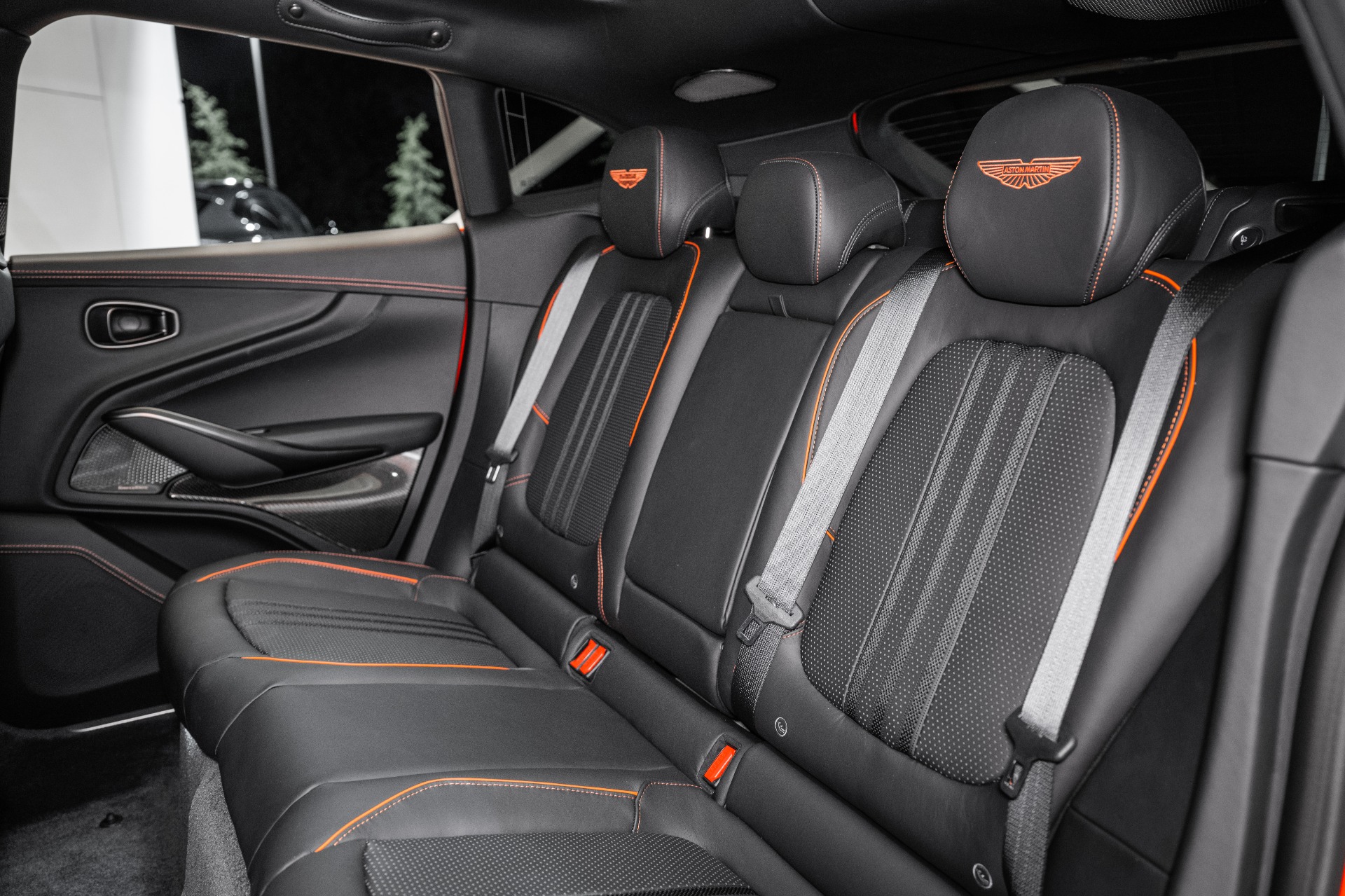 2025 Aston Martin DBX 707 - Photo 16