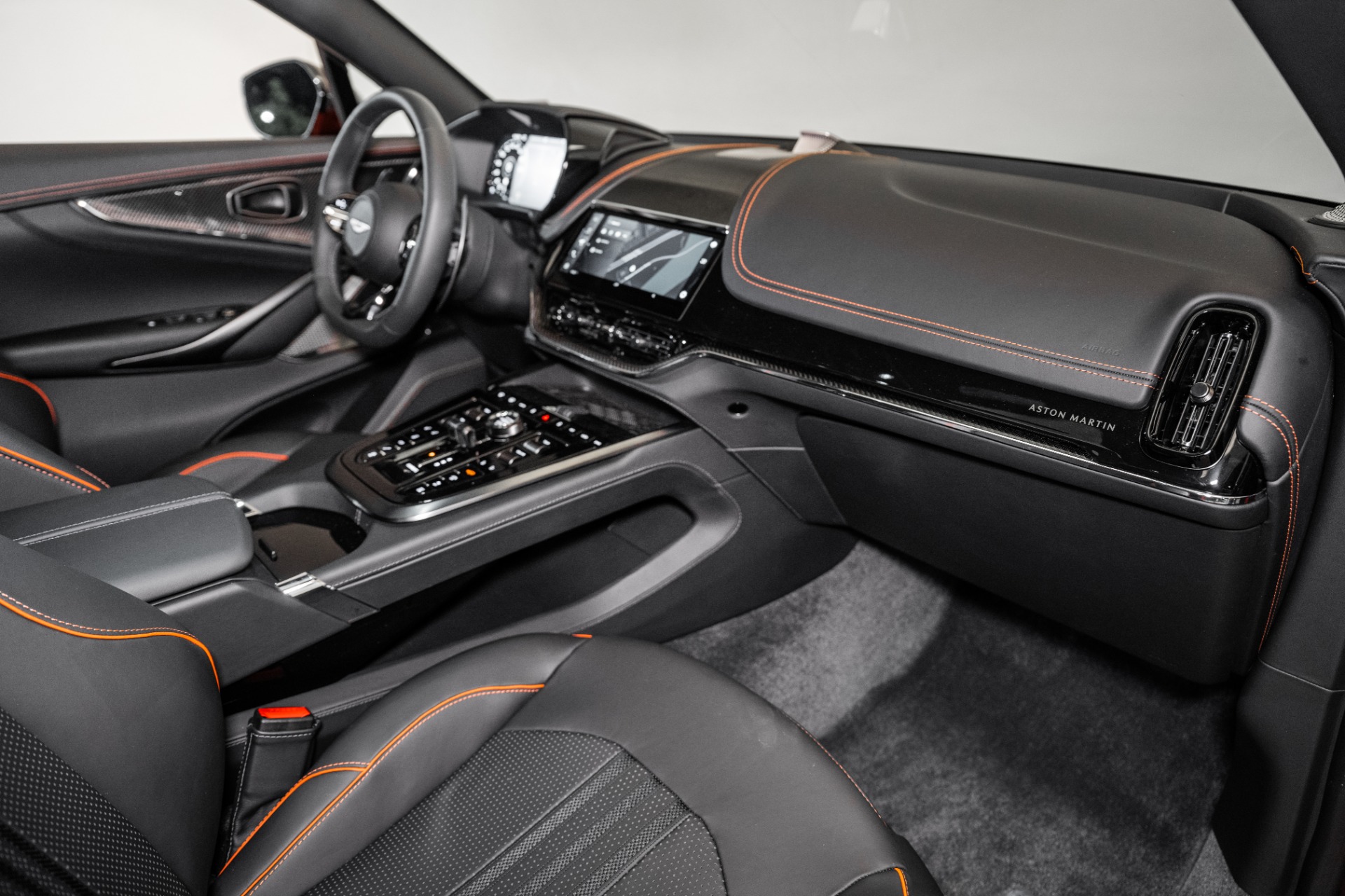 2025 Aston Martin DBX 707 - Photo 22