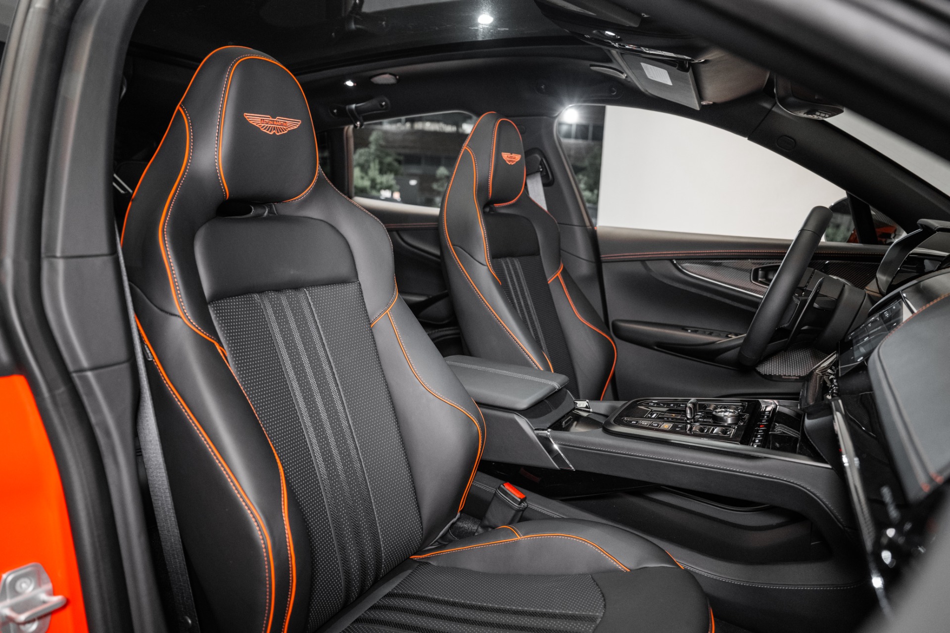 2025 Aston Martin DBX 707 - Photo 23