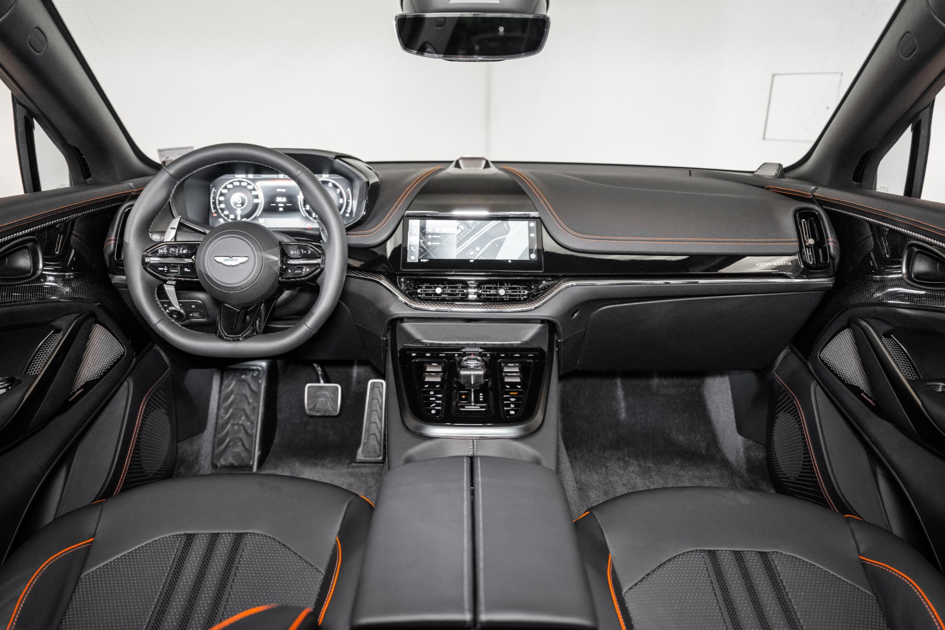 2025 Aston Martin DBX 707 - Photo 24