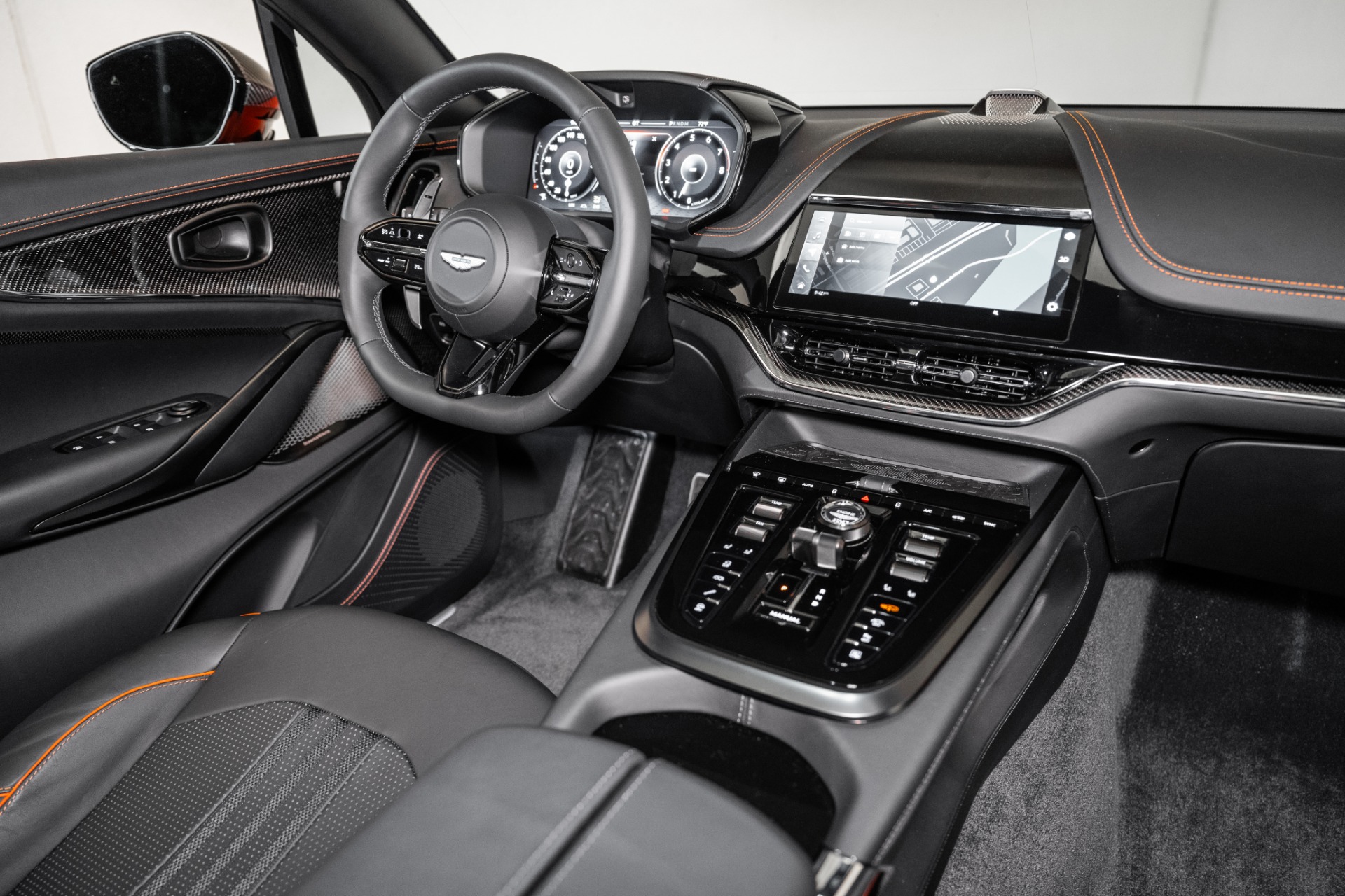 2025 Aston Martin DBX 707 - Photo 25