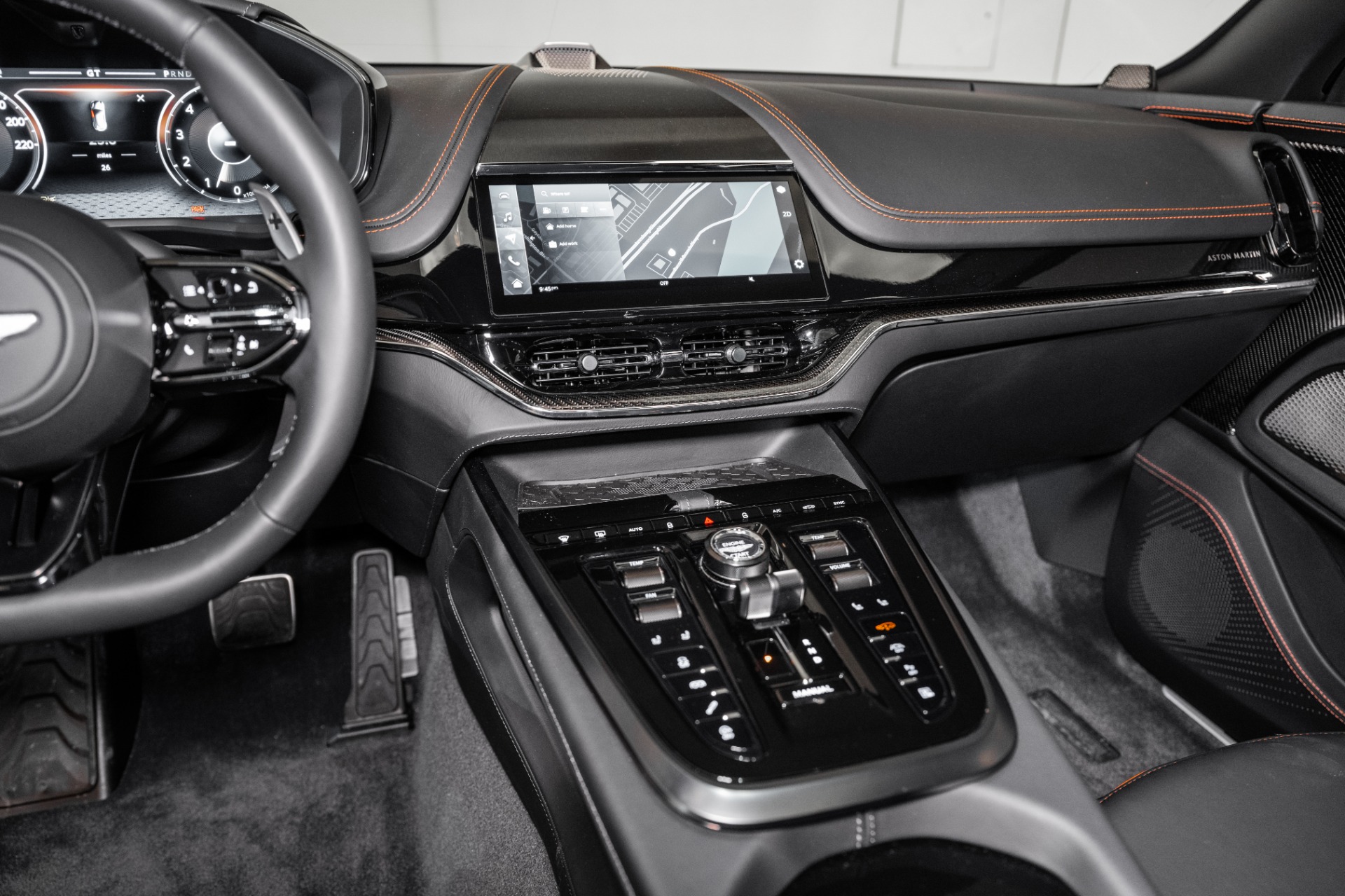 2025 Aston Martin DBX 707 - Photo 28
