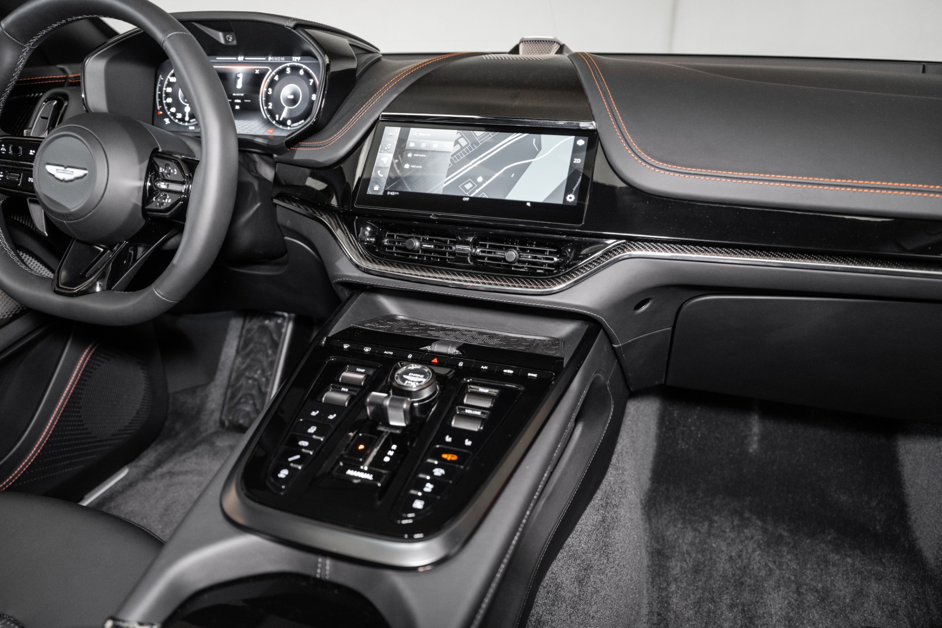 2025 Aston Martin DBX 707 - Photo 29