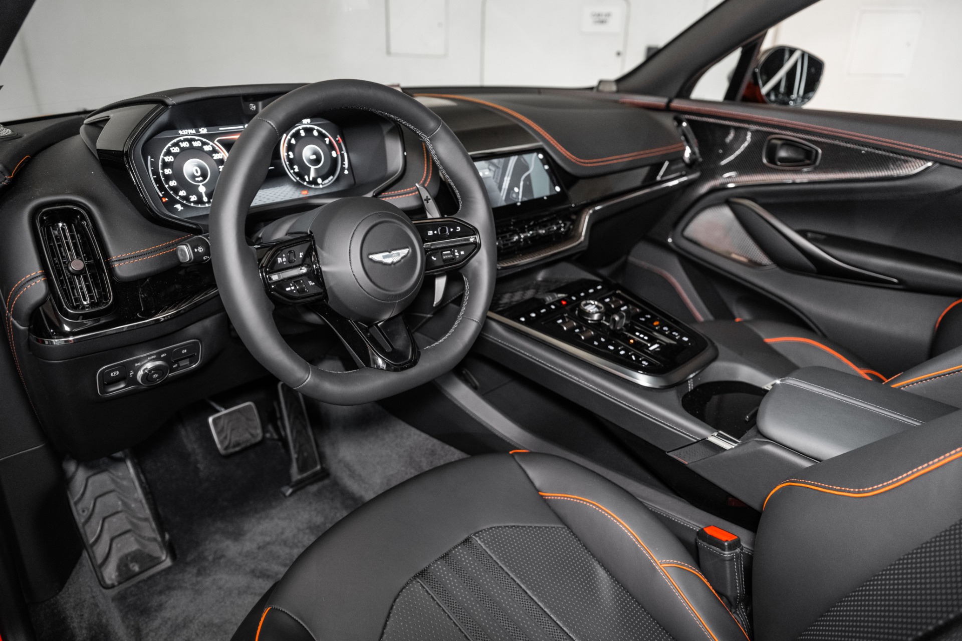 2025 Aston Martin DBX AM8 DBX707 photo 3