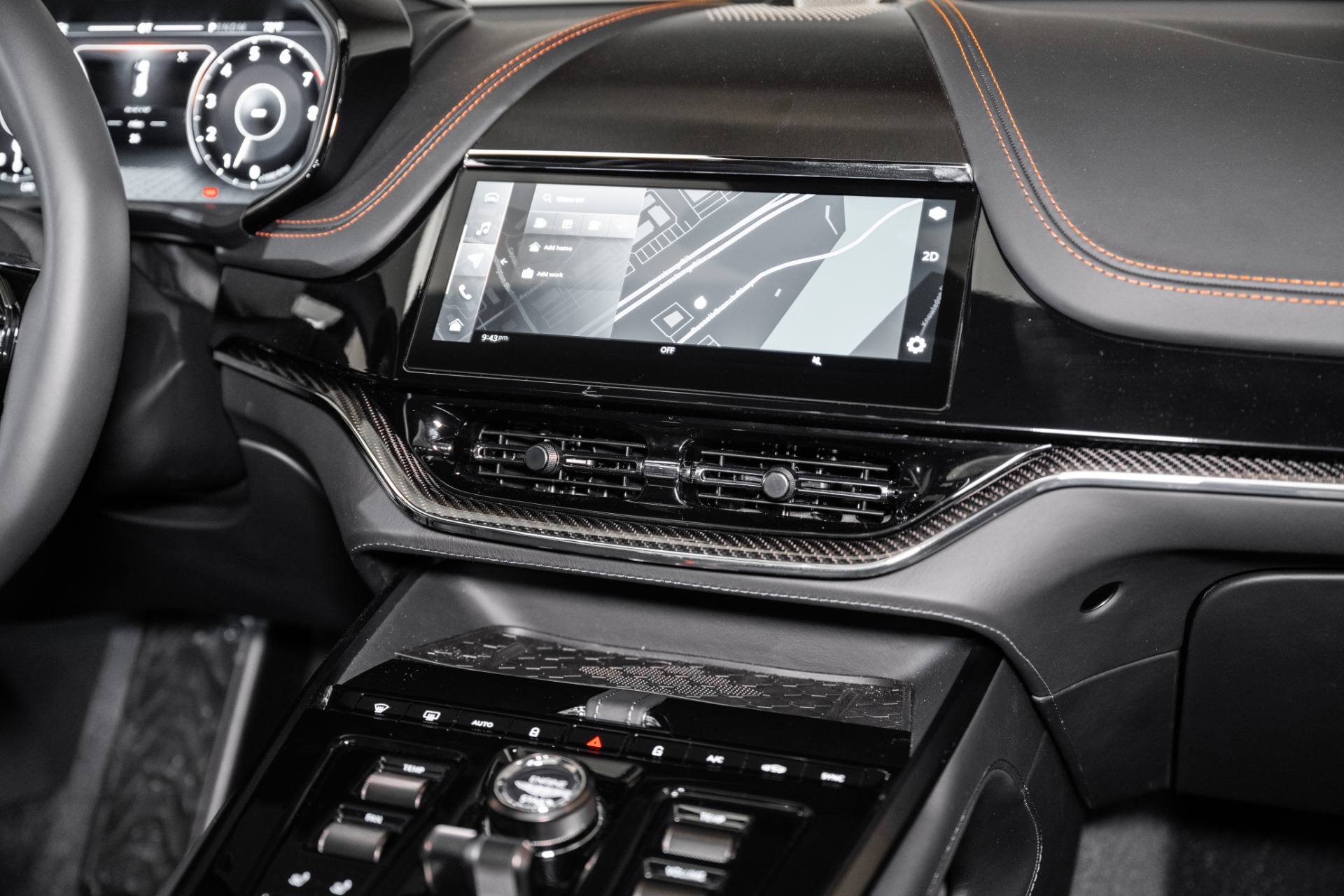 2025 Aston Martin DBX 707 - Photo 31