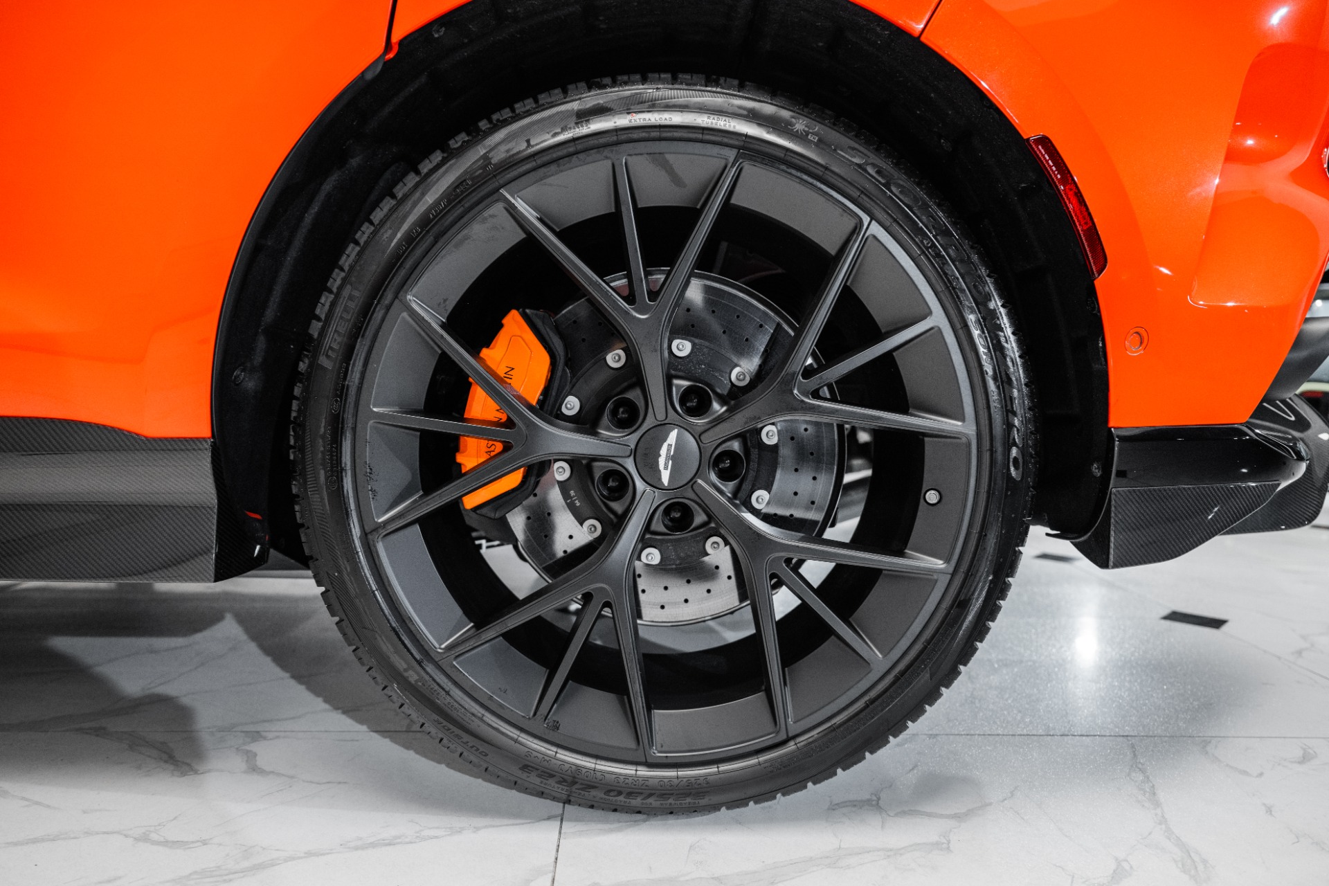 2025 Aston Martin DBX AM8 DBX707 photo 4