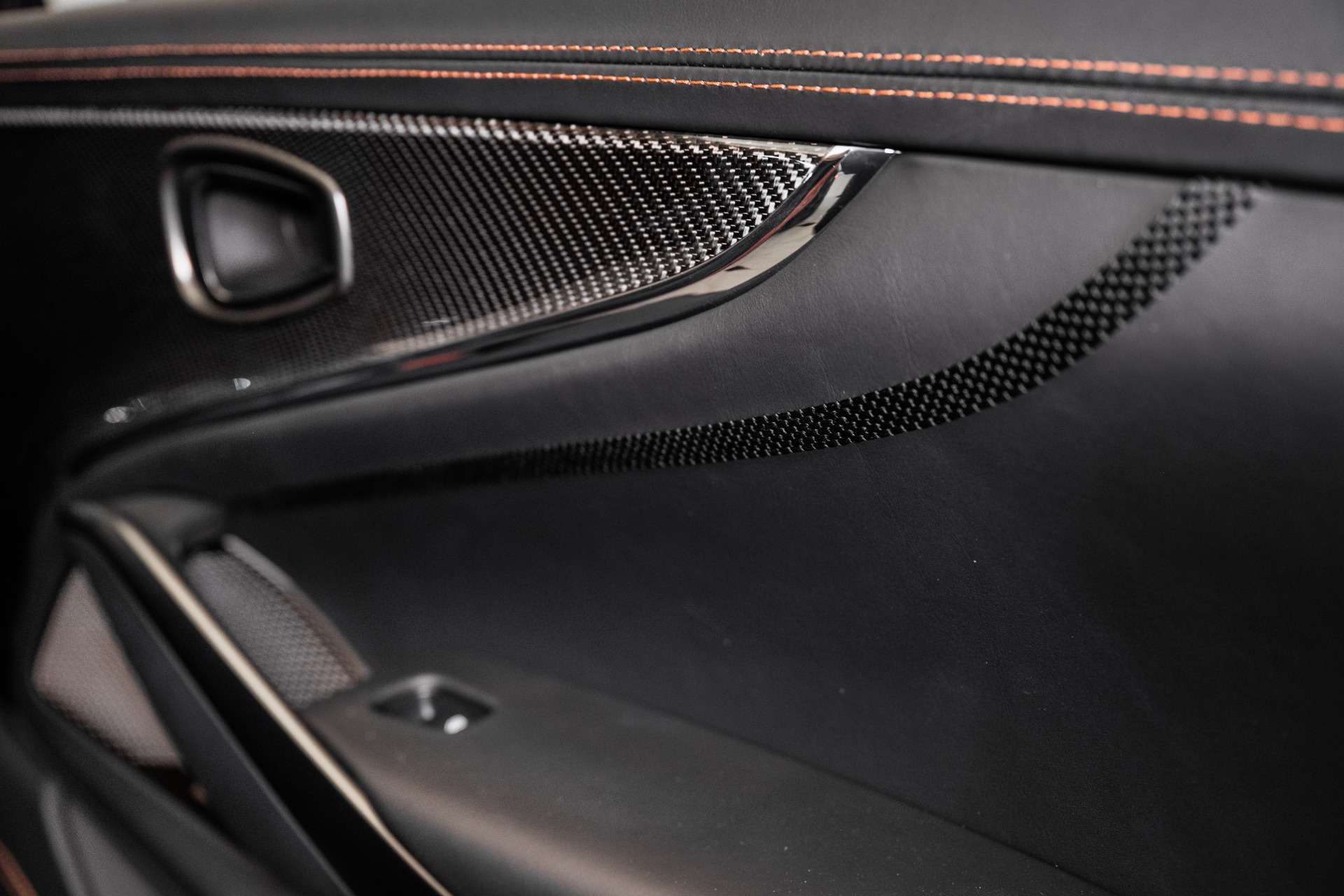 2025 Aston Martin DBX 707 - Photo 53