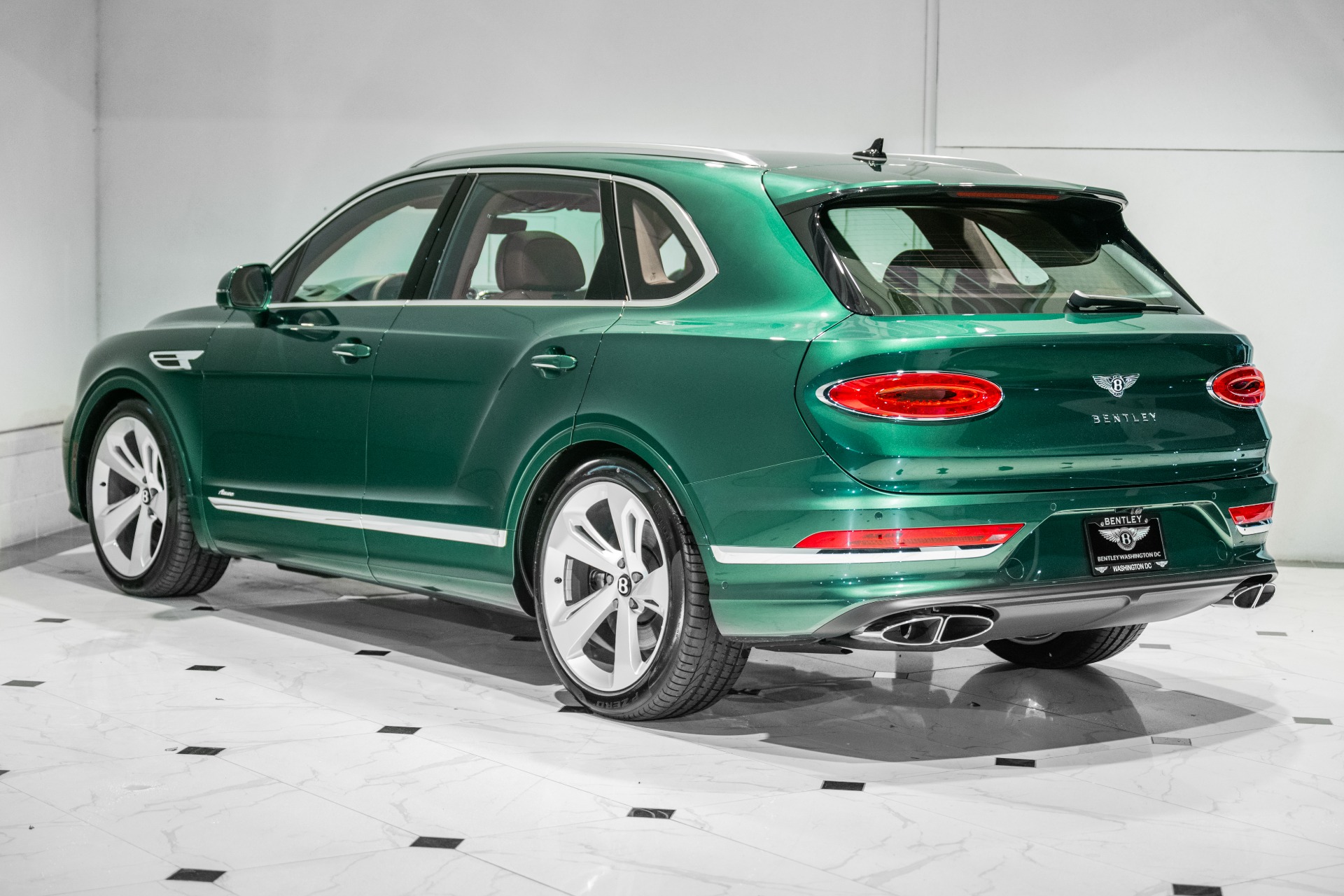 2025 Bentley Bentayga Azure V8 photo 3