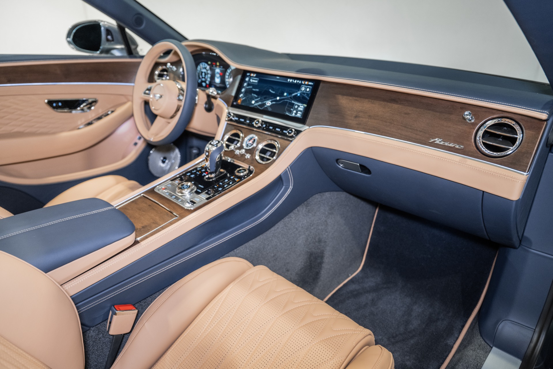 2026 Bentley Continental GTC Azure V8 photo 4