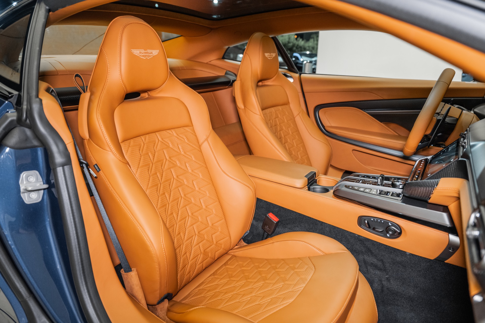 2025 Aston Martin Vanquish Base - Photo 17