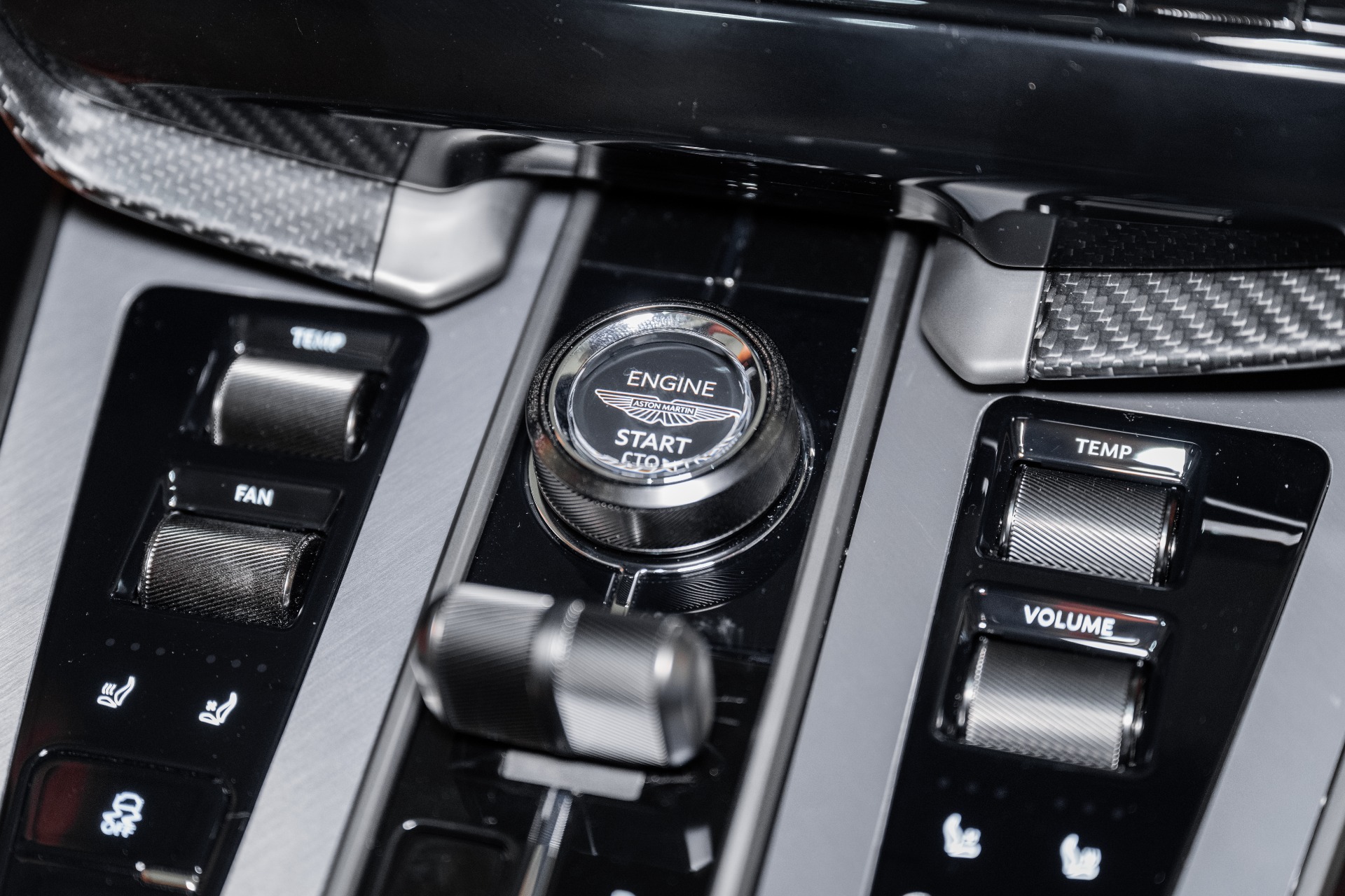 2025 Aston Martin Vanquish Base - Photo 34