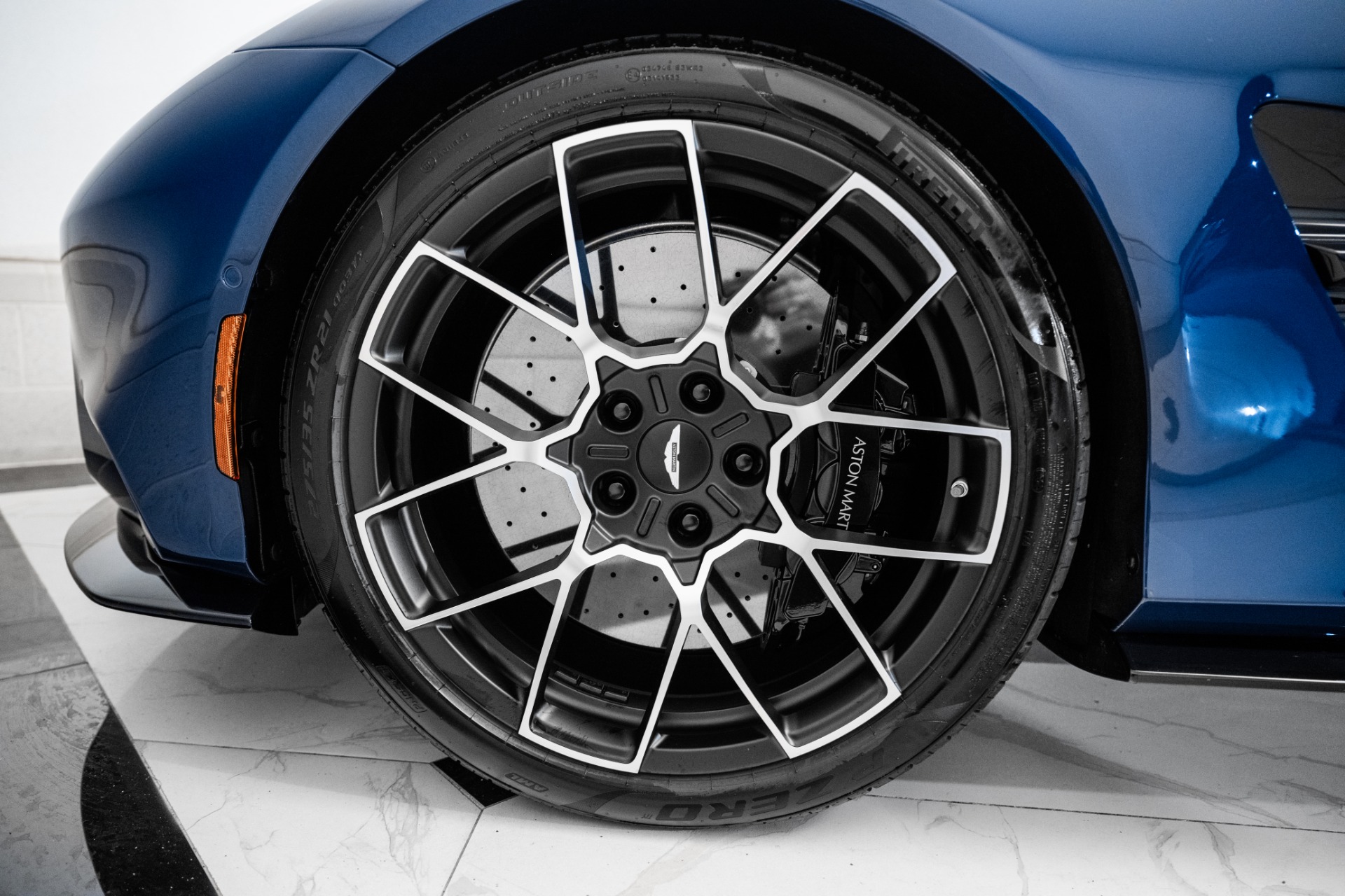 2025 Aston Martin Vanquish Base - Photo 4