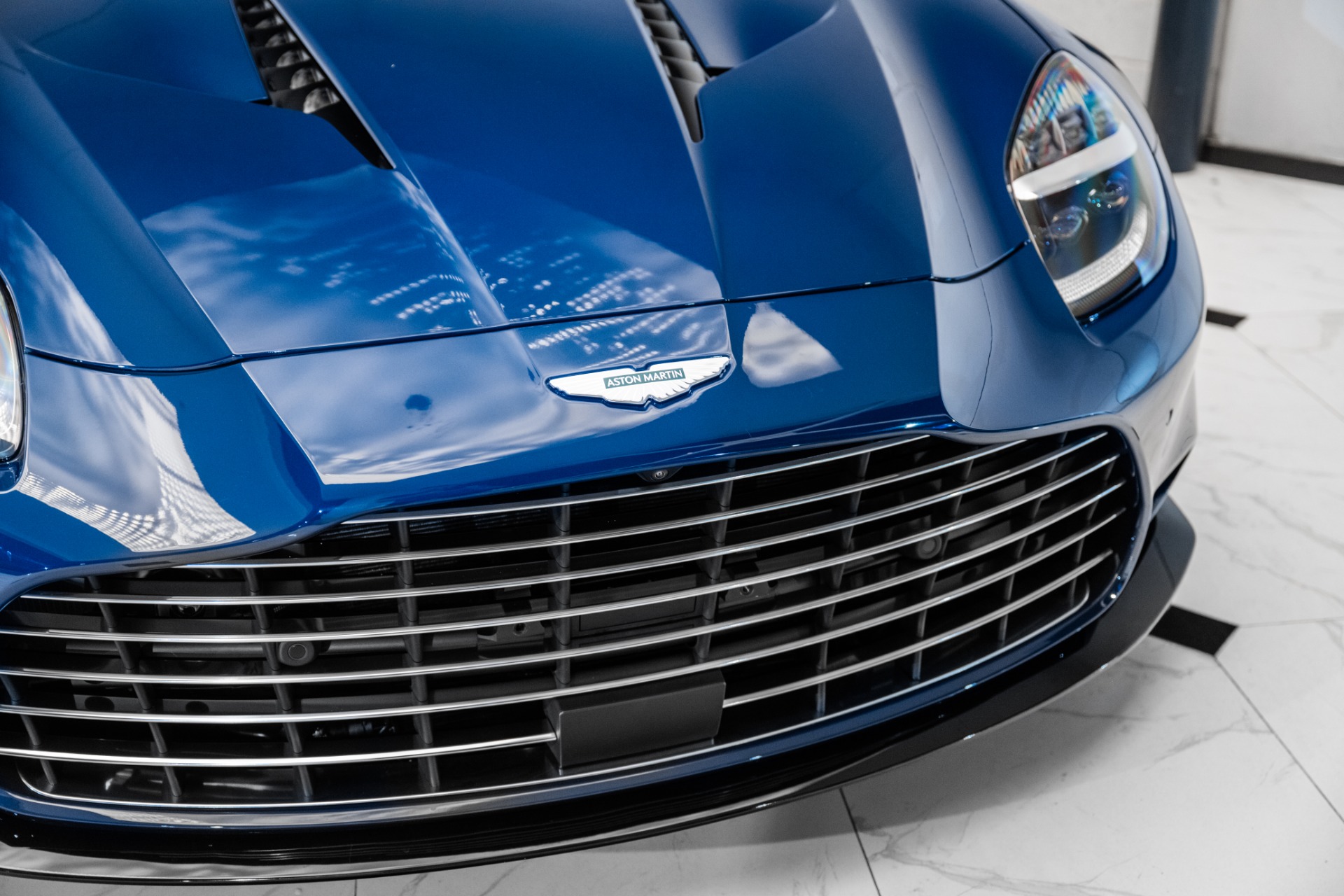 2025 Aston Martin Vanquish Base - Photo 44