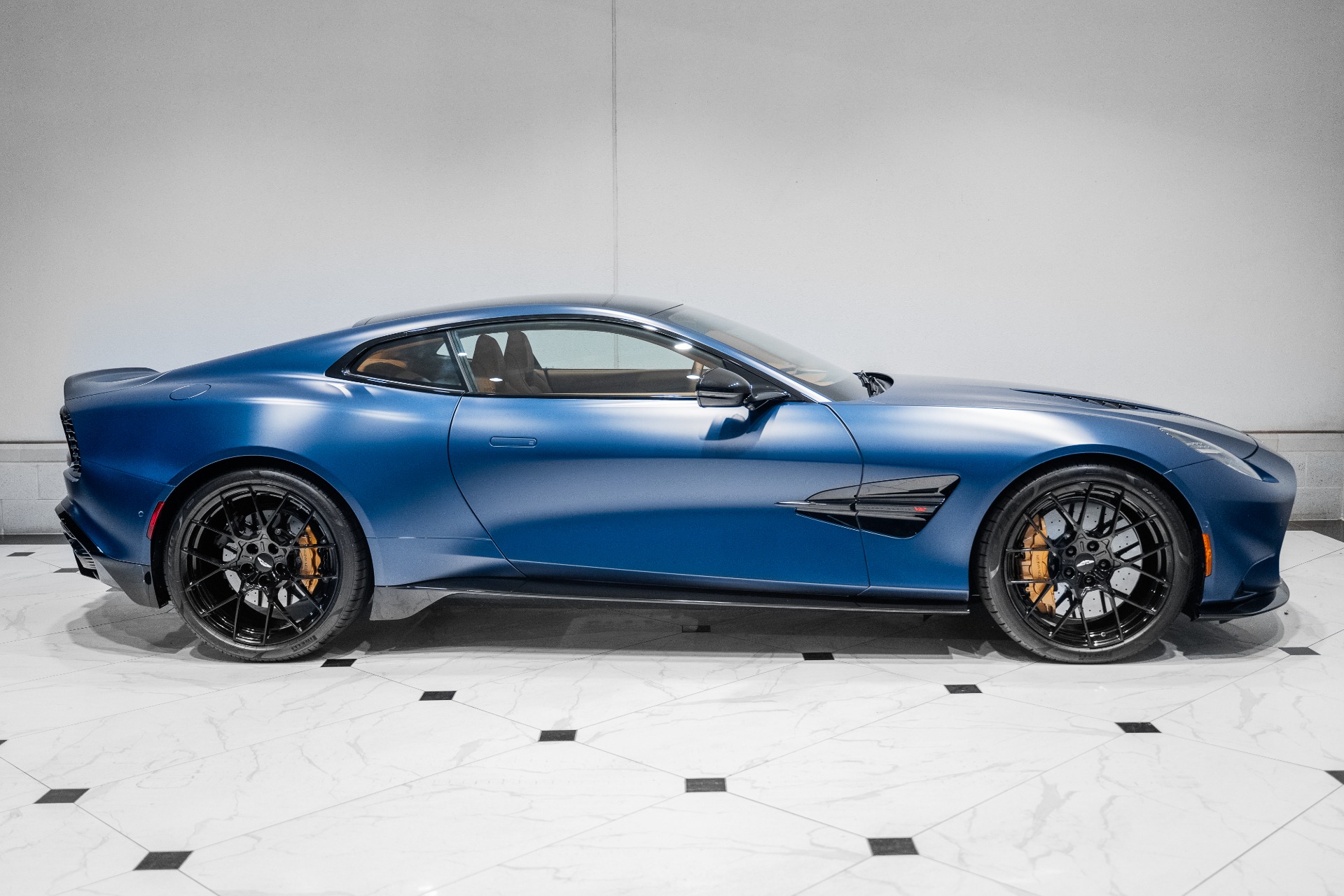 2025 Aston Martin Vanquish Base - Photo 44