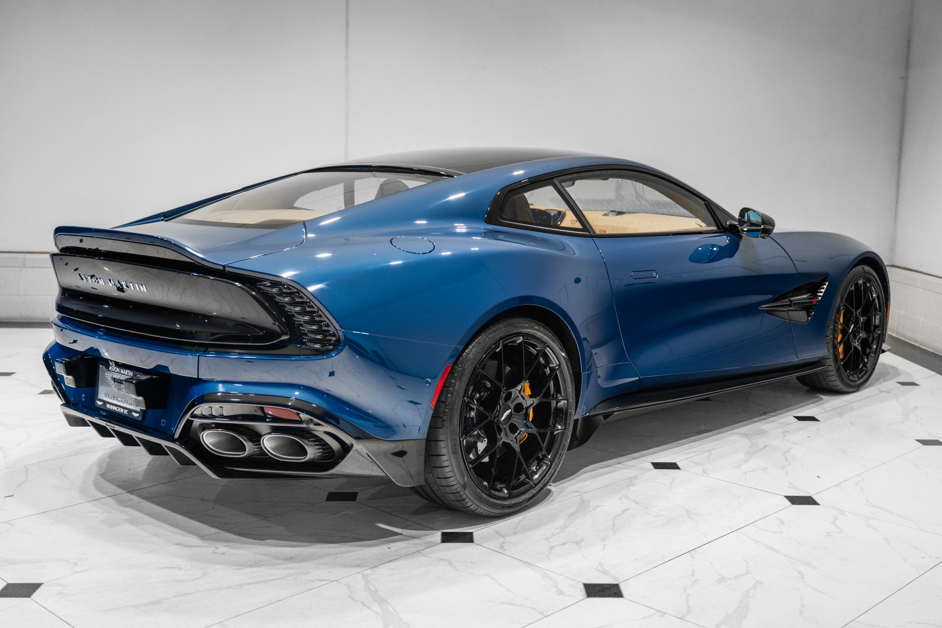 2025 Aston Martin Vanquish Base - Photo 46