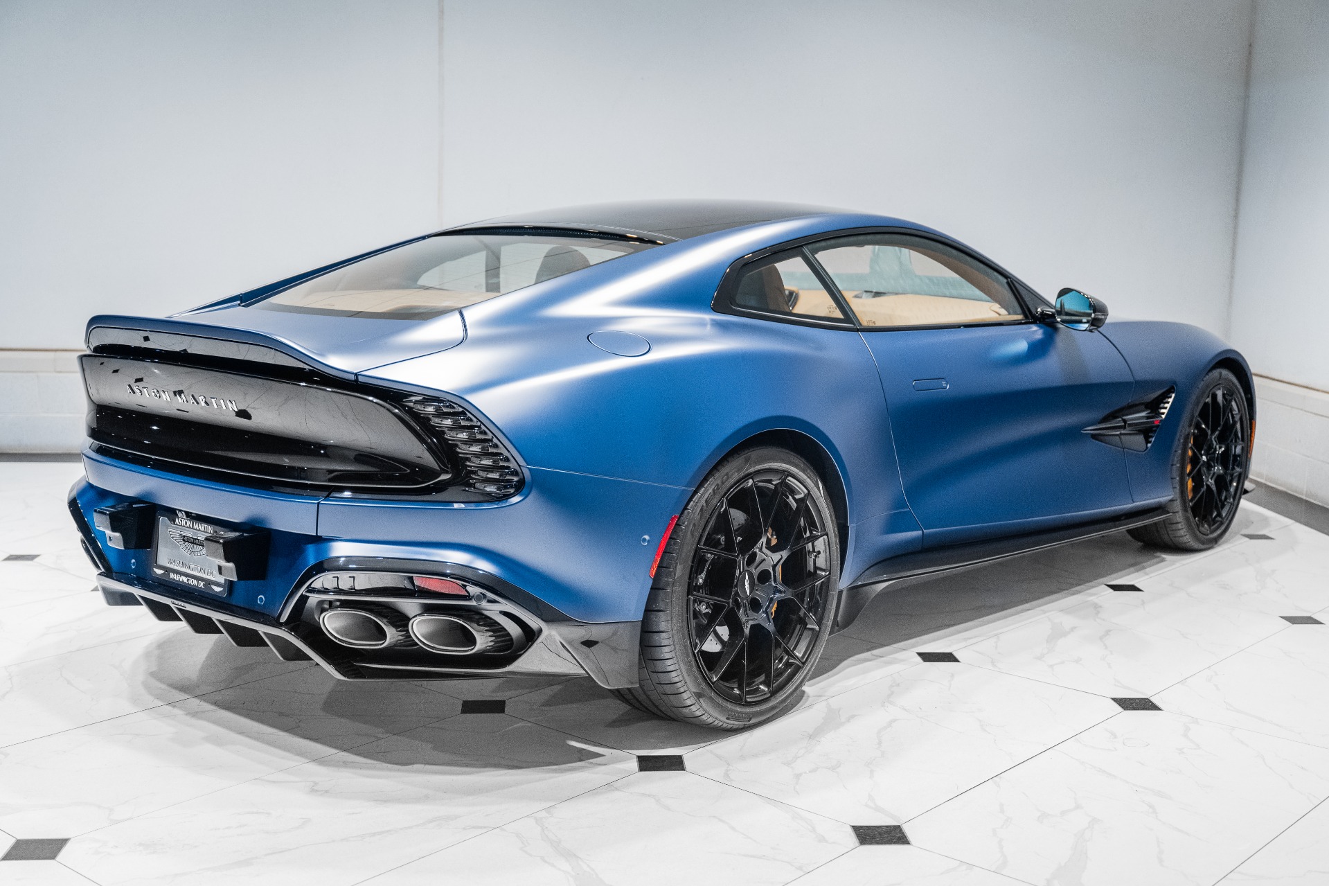 2025 Aston Martin Vanquish Base - Photo 46
