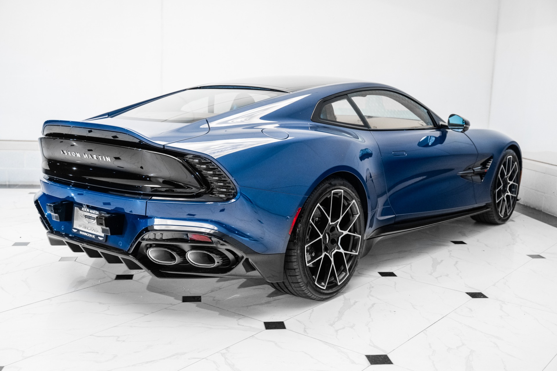 2025 Aston Martin Vanquish Base - Photo 47