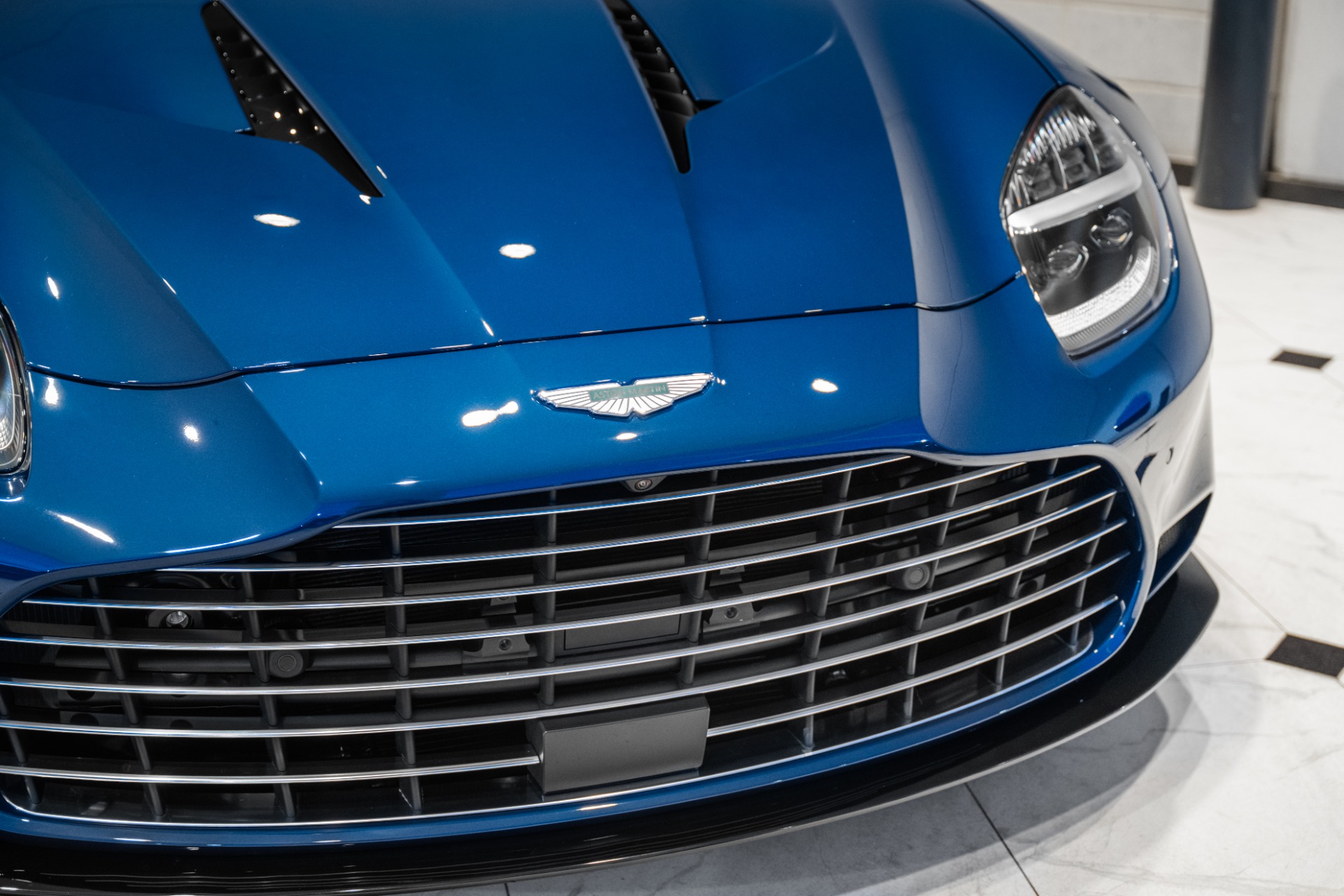 2025 Aston Martin Vanquish Base - Photo 47
