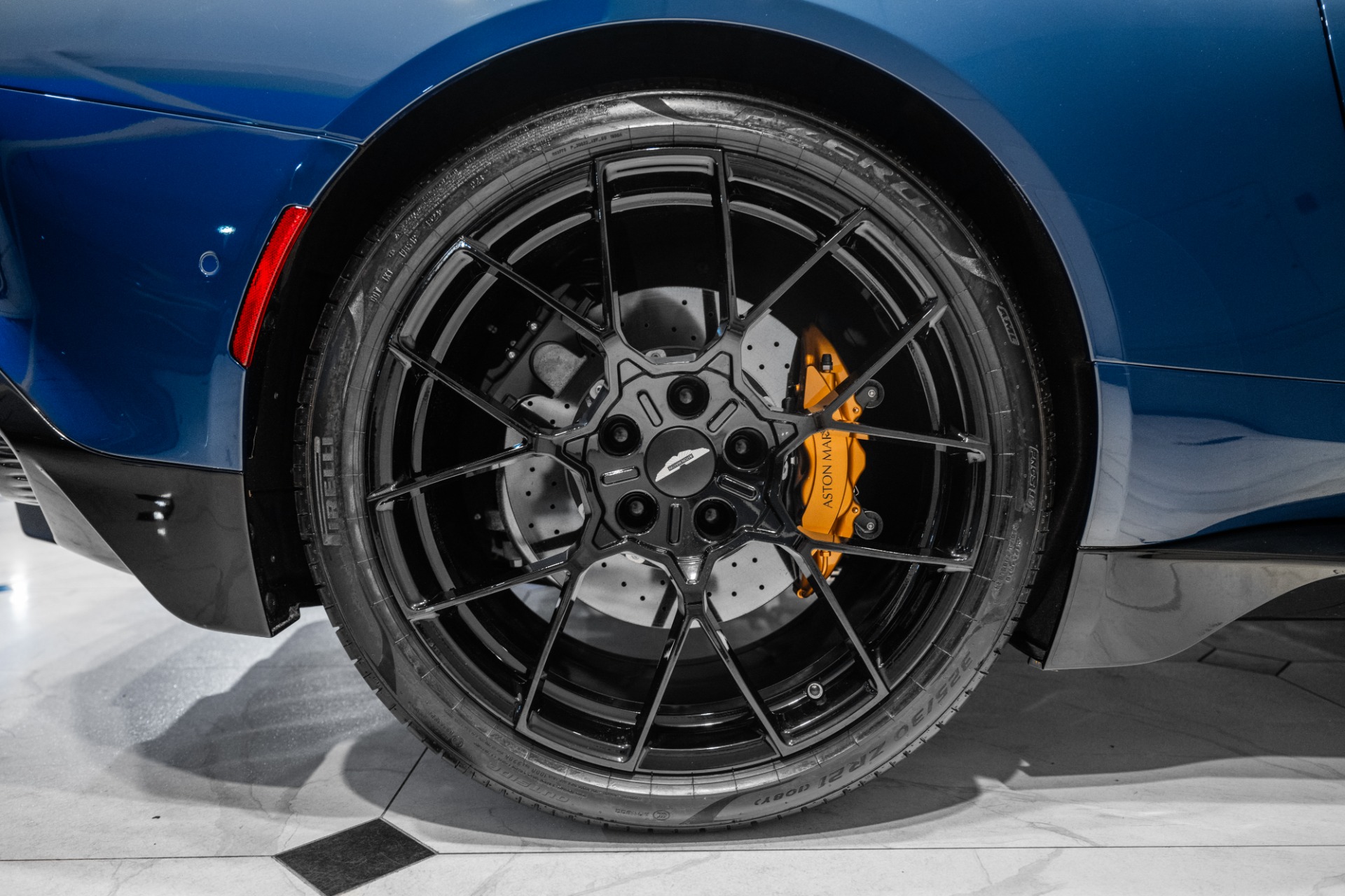 2025 Aston Martin Vanquish Base - Photo 49
