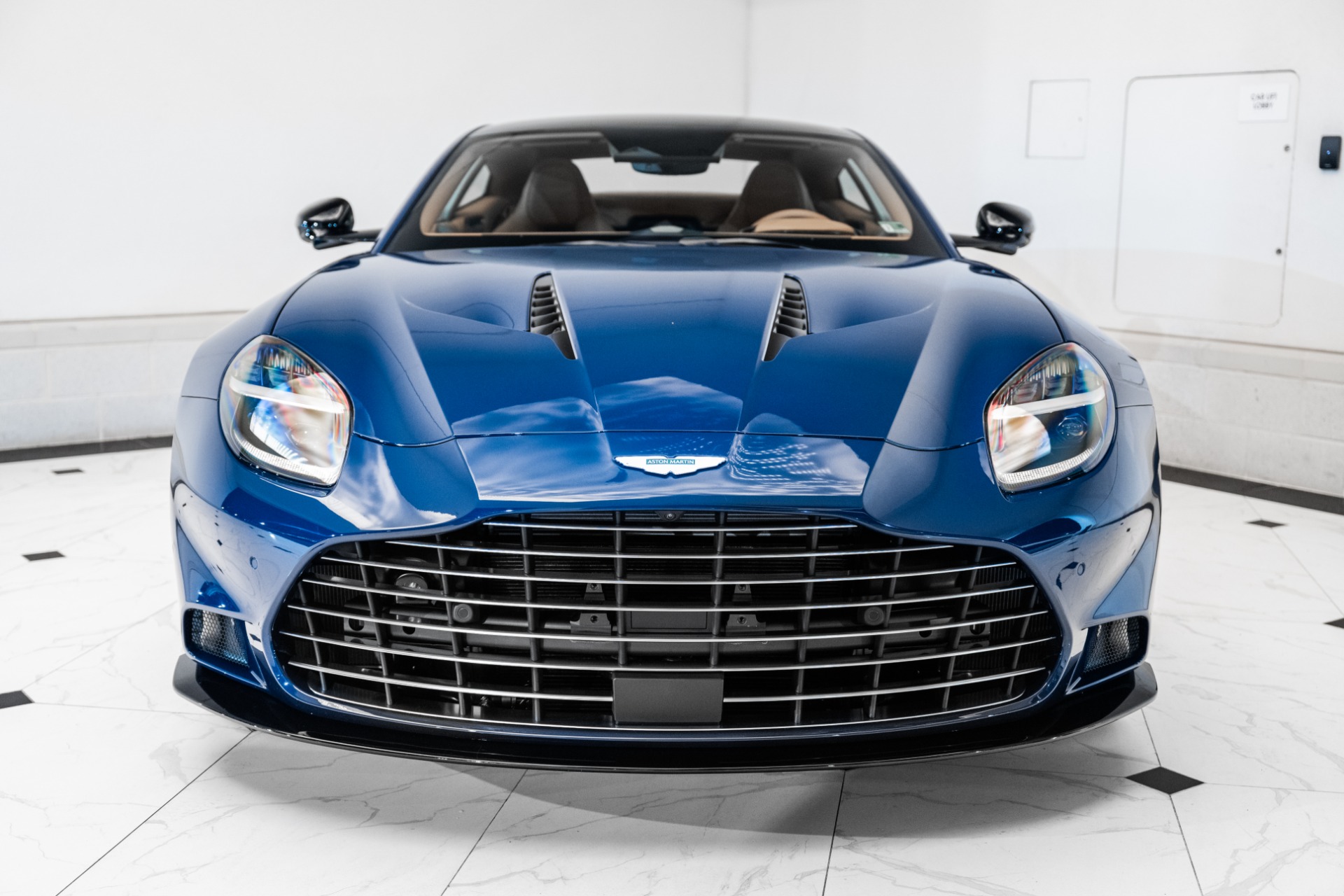 2025 Aston Martin Vanquish Base - Photo 7