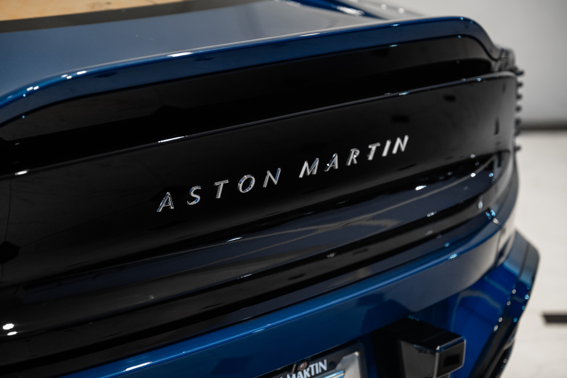 2025 Aston Martin Vanquish Base - Photo 8