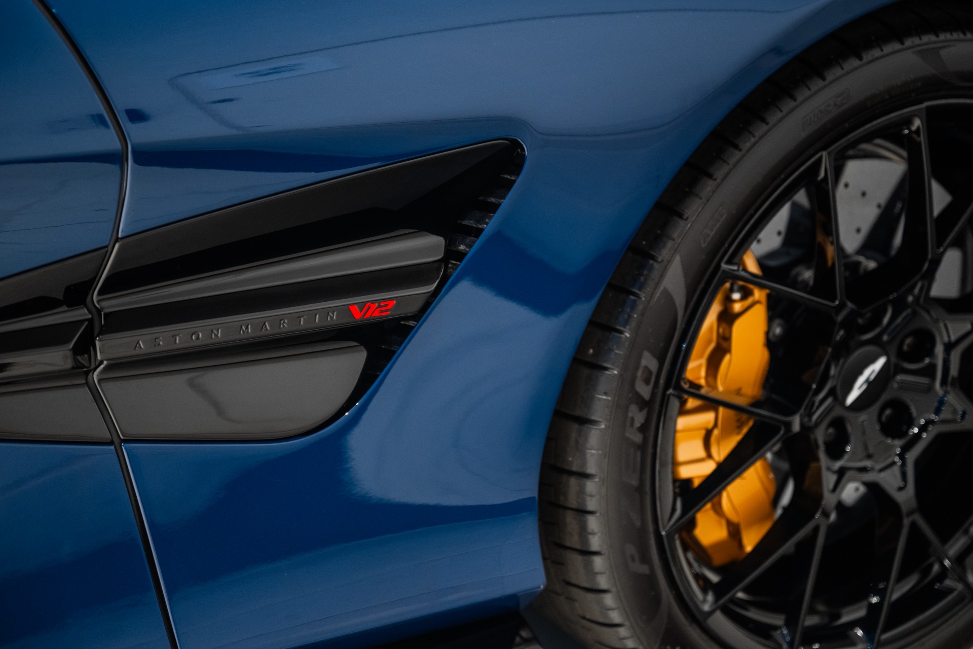2025 Aston Martin Vanquish Base - Photo 9