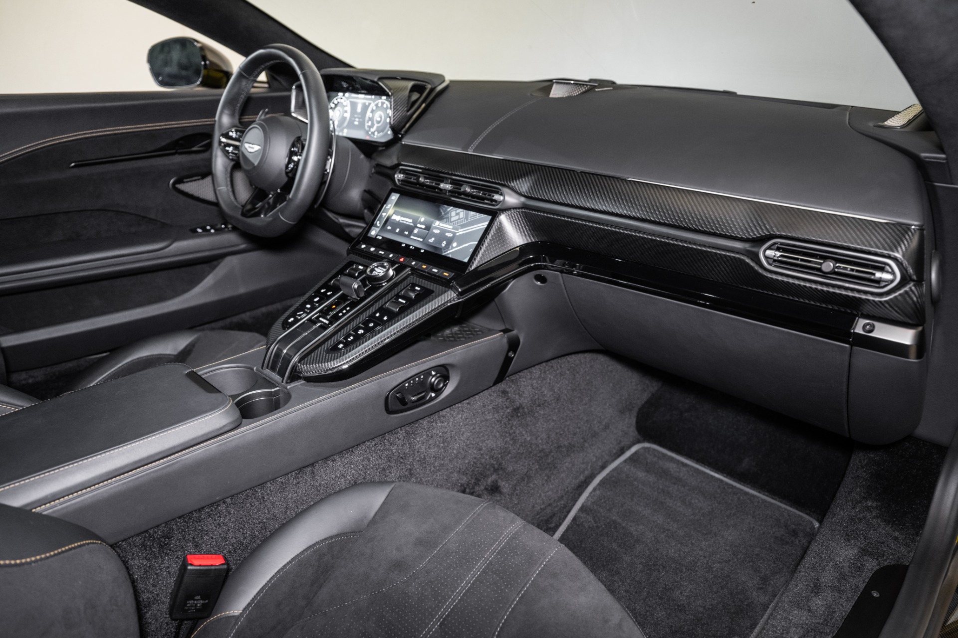 2025 Aston Martin Vantage AM6 photo 13