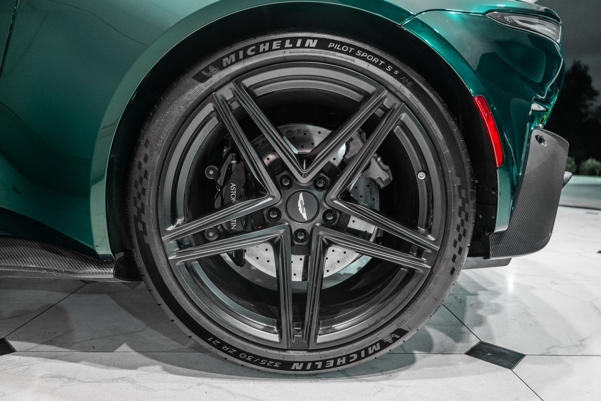 2025 Aston Martin Vantage Base - Photo 42