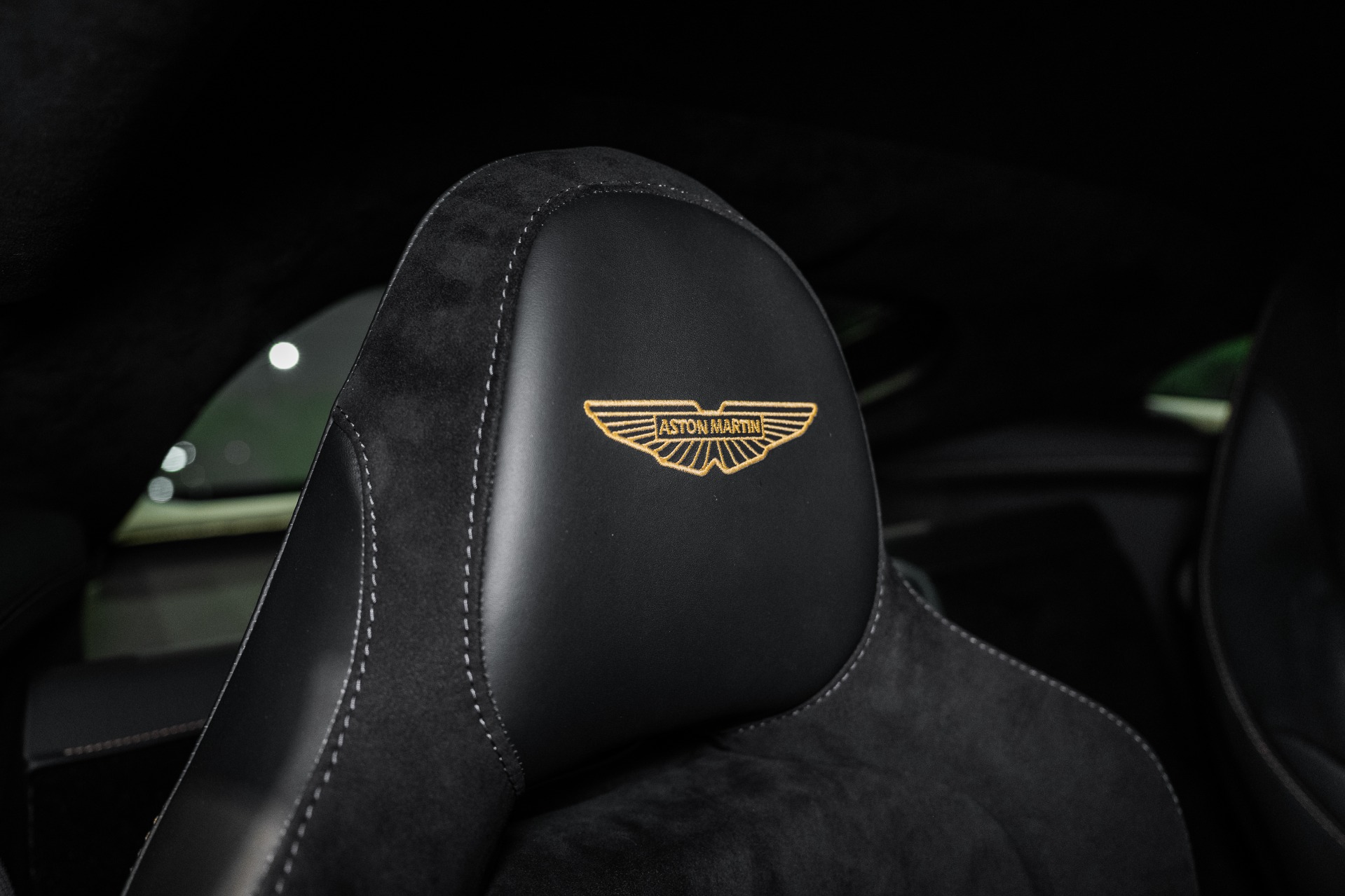 2025 Aston Martin Vantage Base - Photo 6