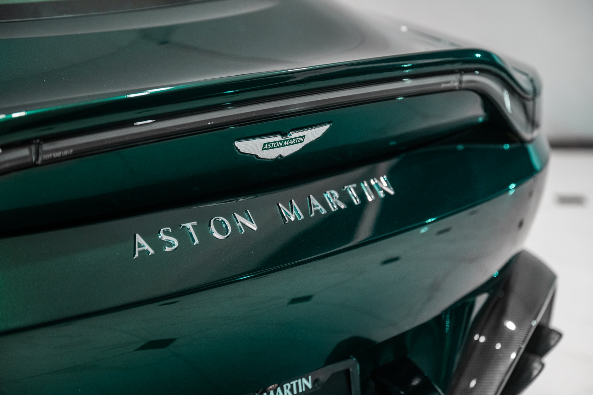 2025 Aston Martin Vantage Base - Photo 8
