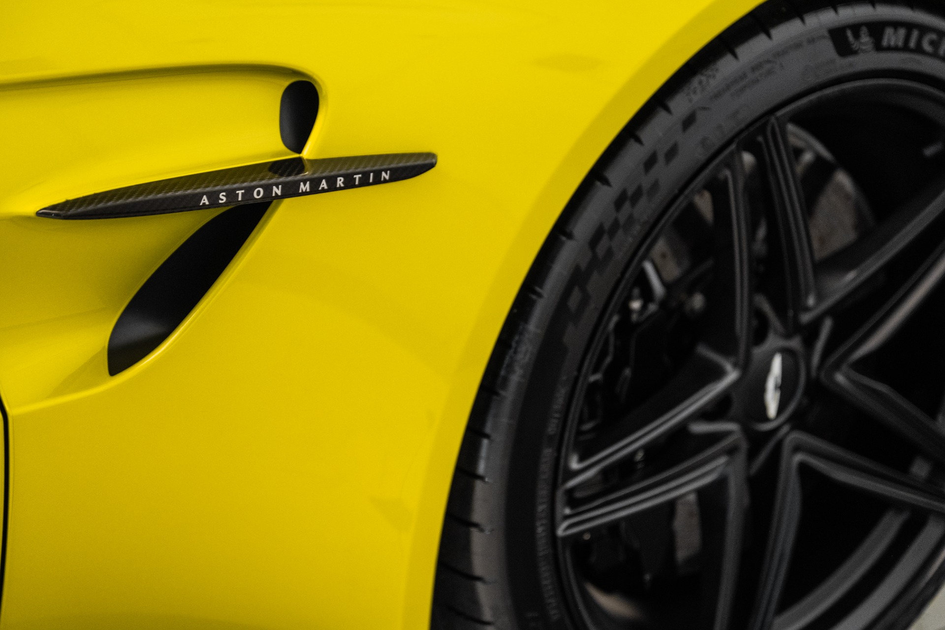 2025 Aston Martin Vantage AM6 photo 8