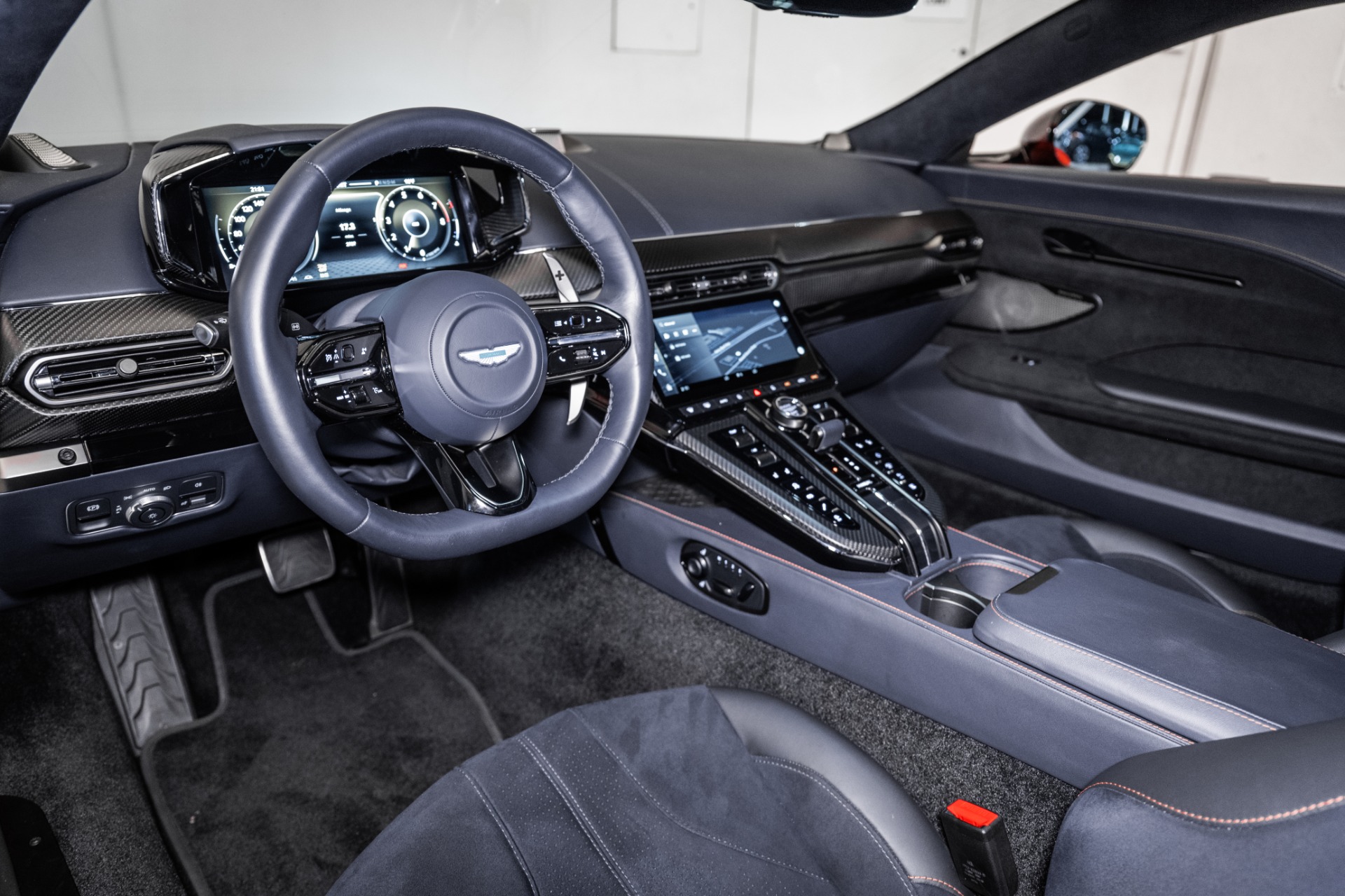 2025 Aston Martin Vantage AM6 photo 3