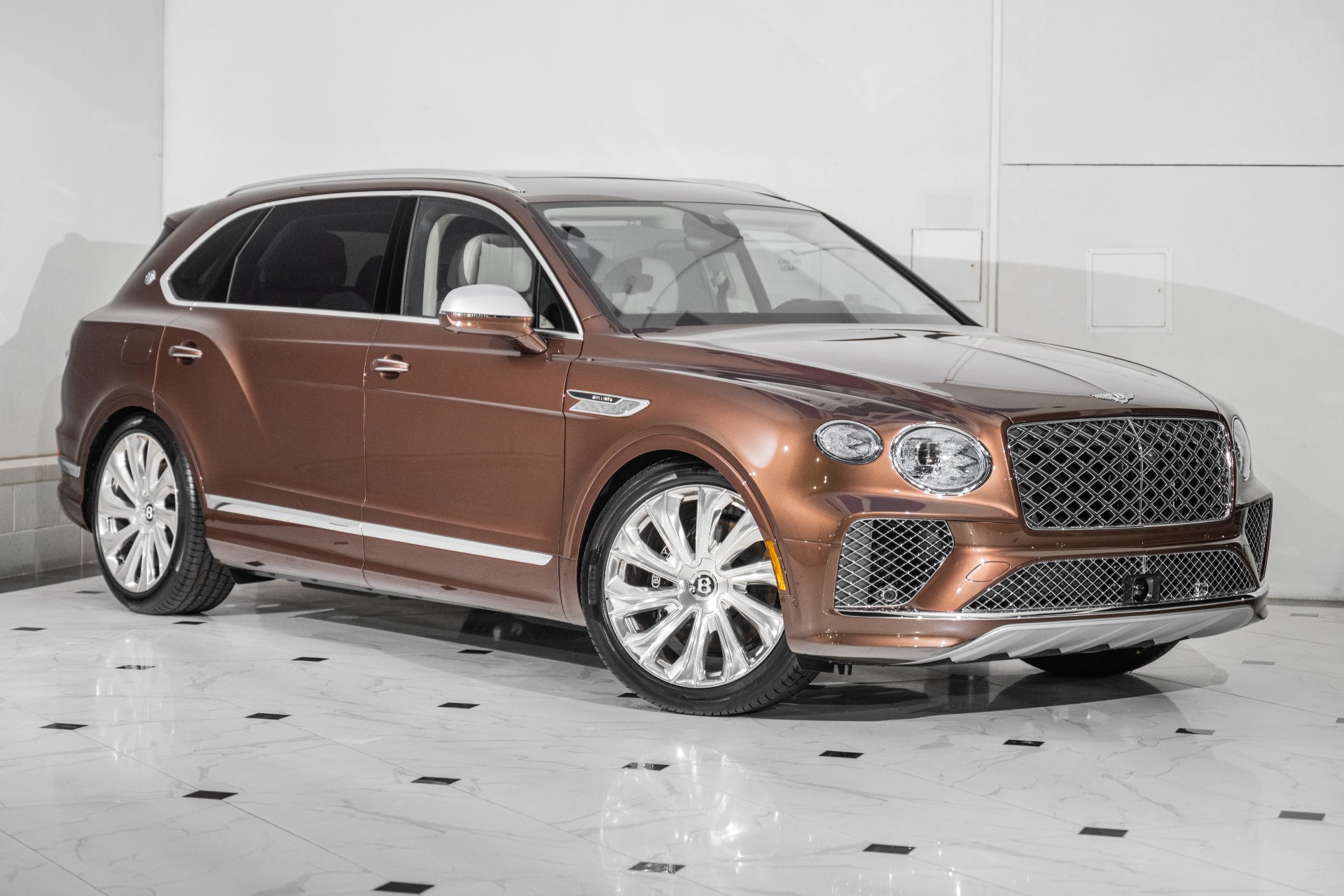 2025 Bentley Bentayga EWB Mulliner's photo