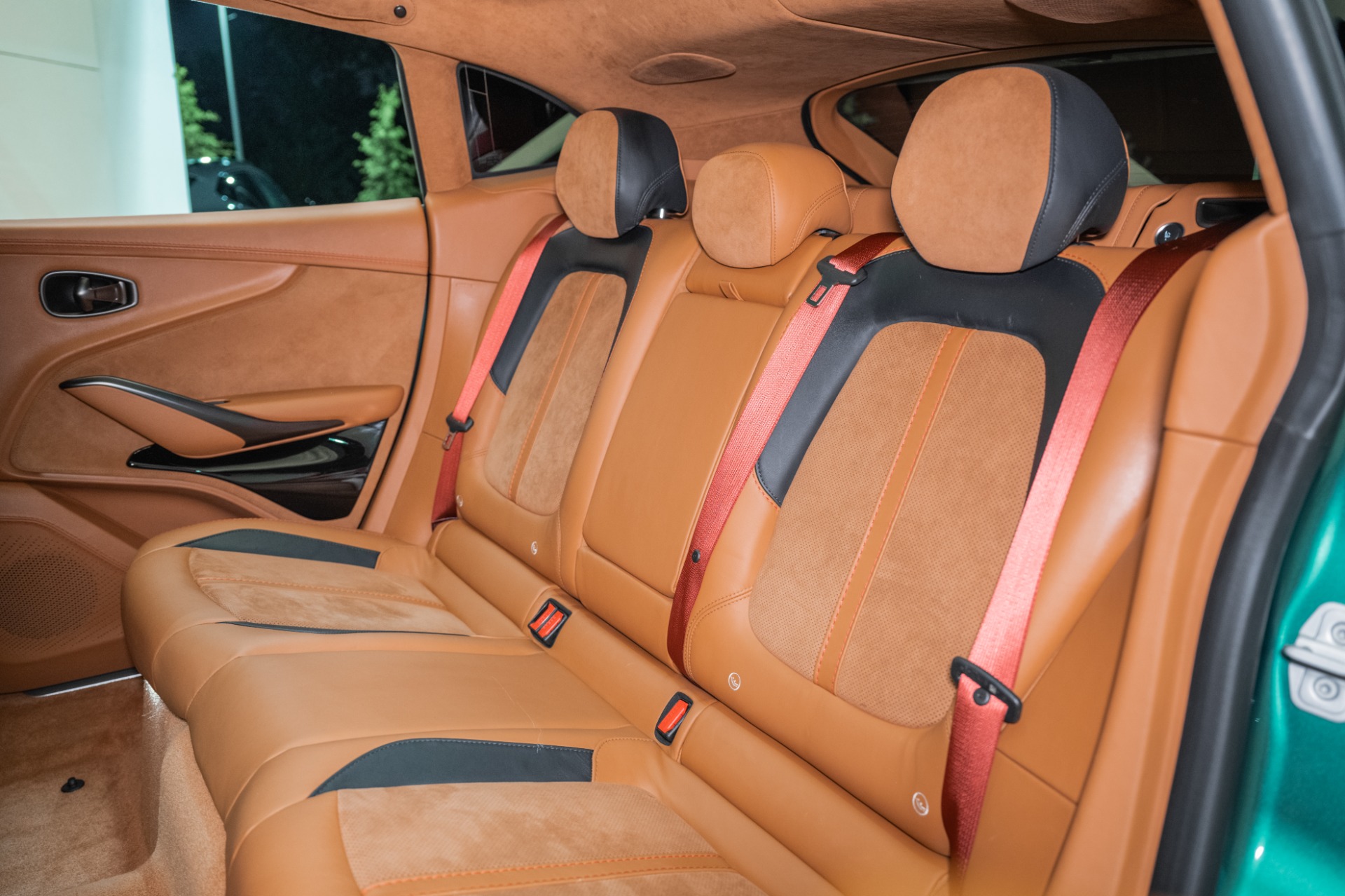 2023 Aston Martin DBX 707 - Photo 15