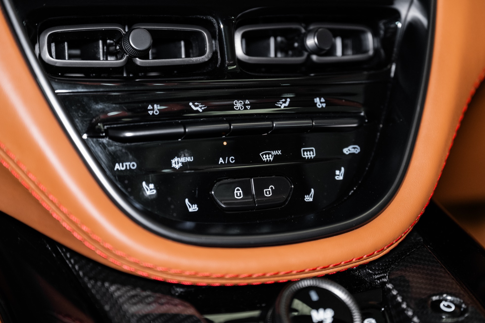 2023 Aston Martin DBX DBX707 photo 29