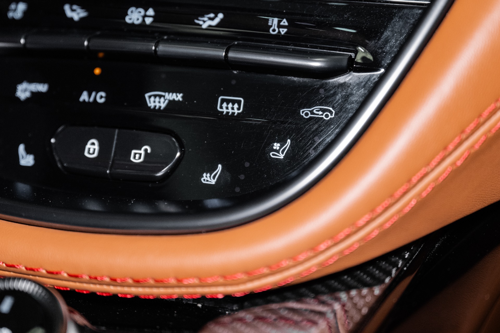2023 Aston Martin DBX DBX707 photo 32