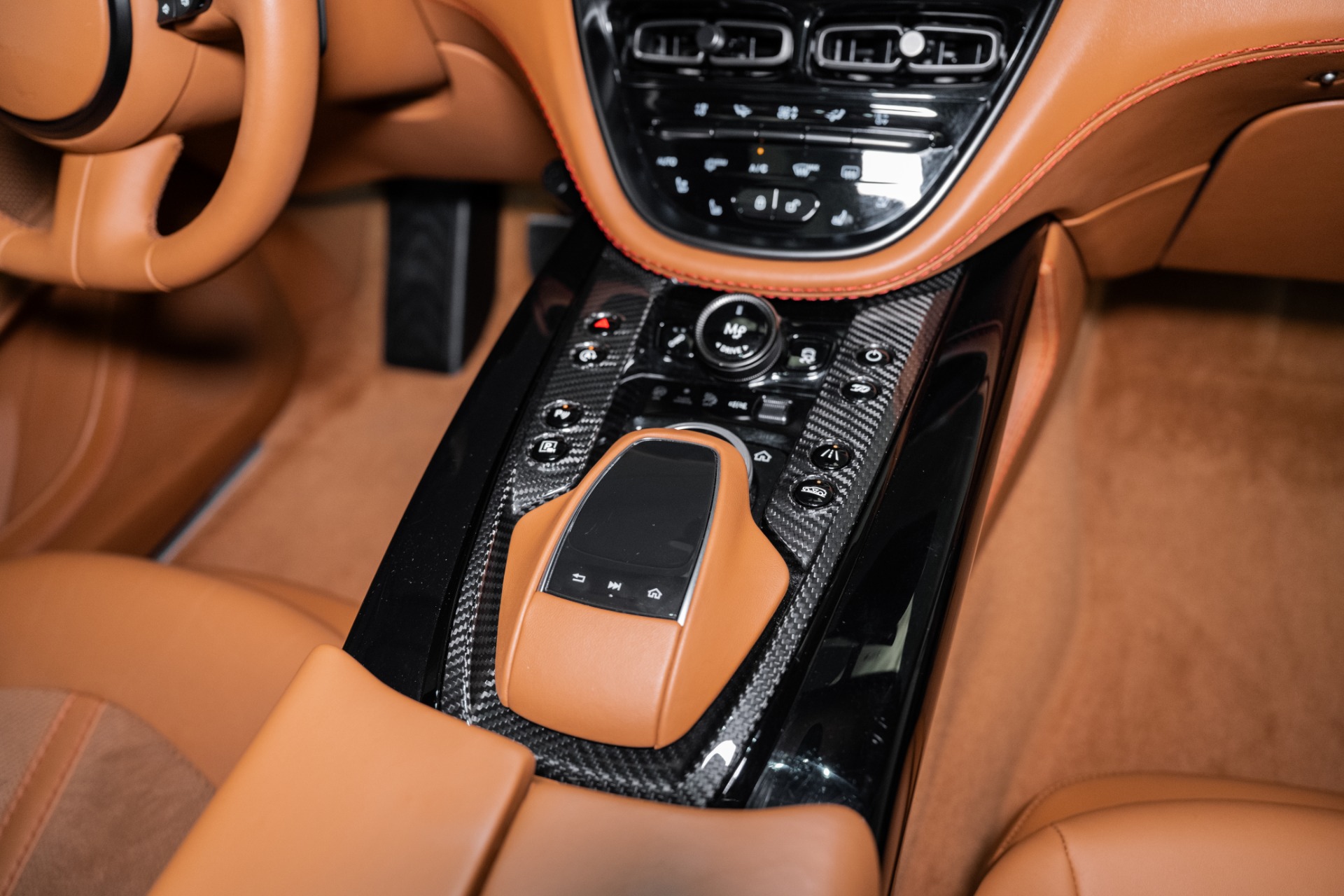 2023 Aston Martin DBX 707 - Photo 38