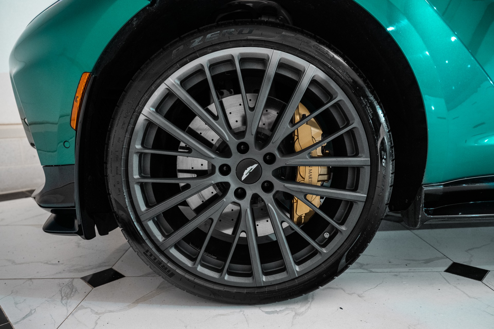 2023 Aston Martin DBX DBX707 photo 4
