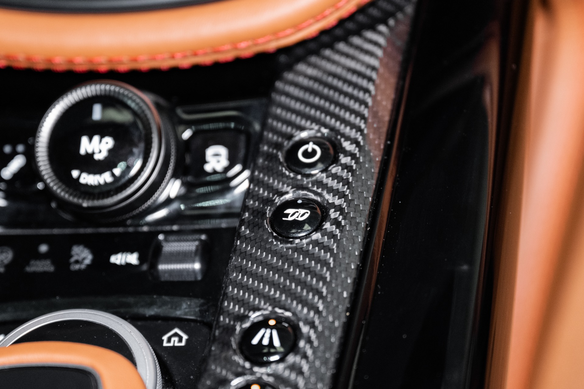 2023 Aston Martin DBX DBX707 photo 38