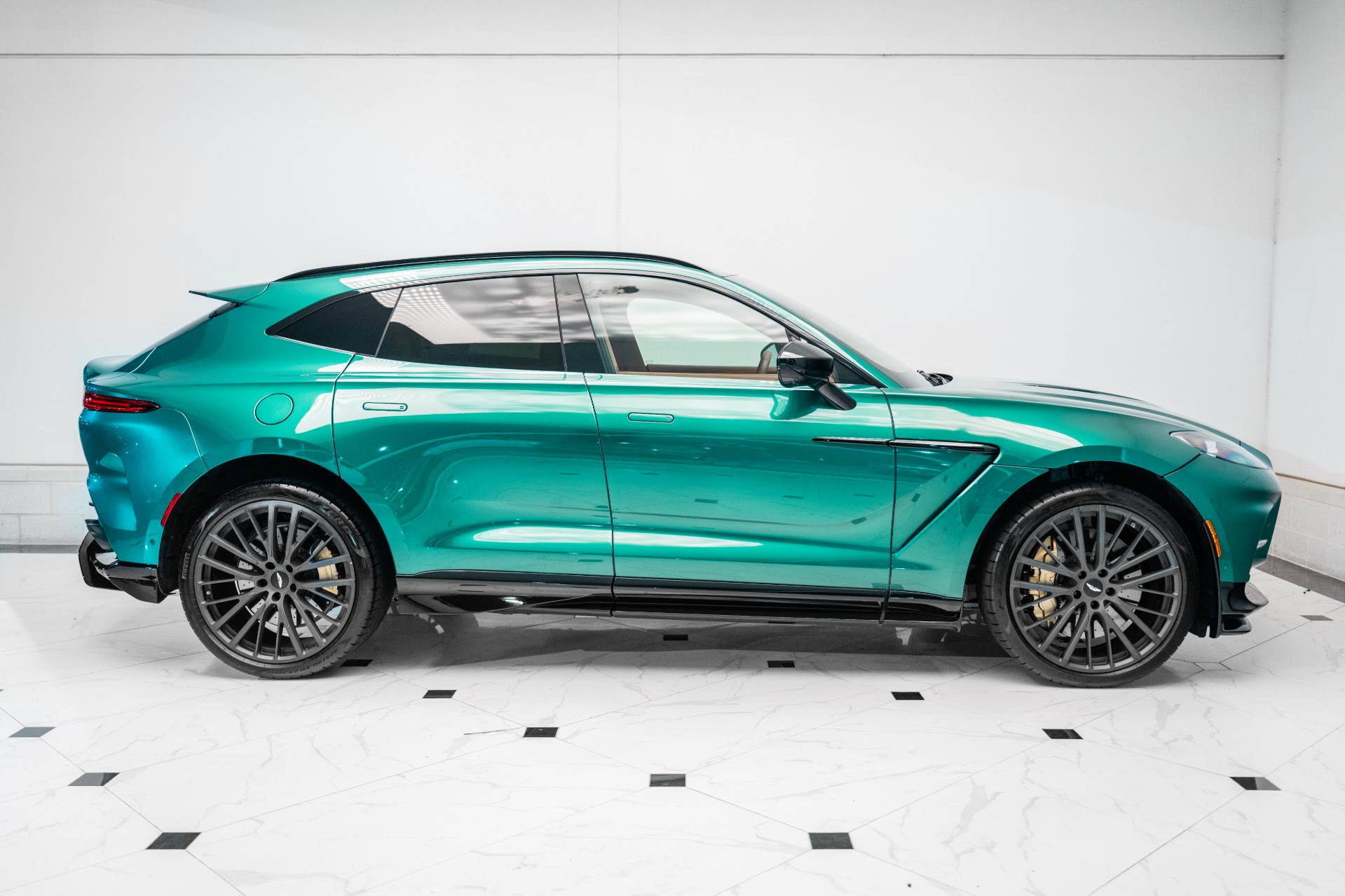 2023 Aston Martin DBX DBX707 photo 44