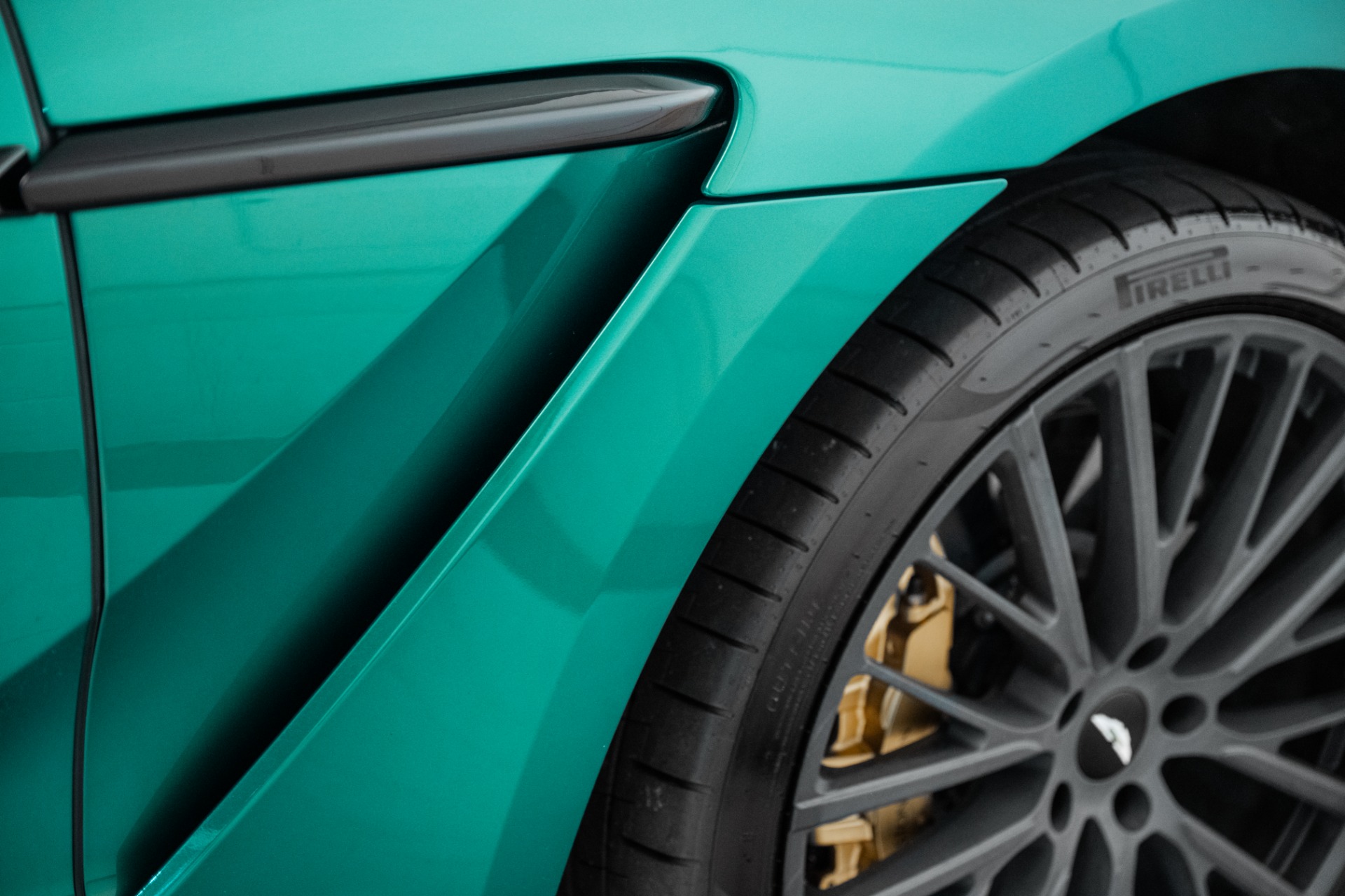 2023 Aston Martin DBX DBX707 photo 8